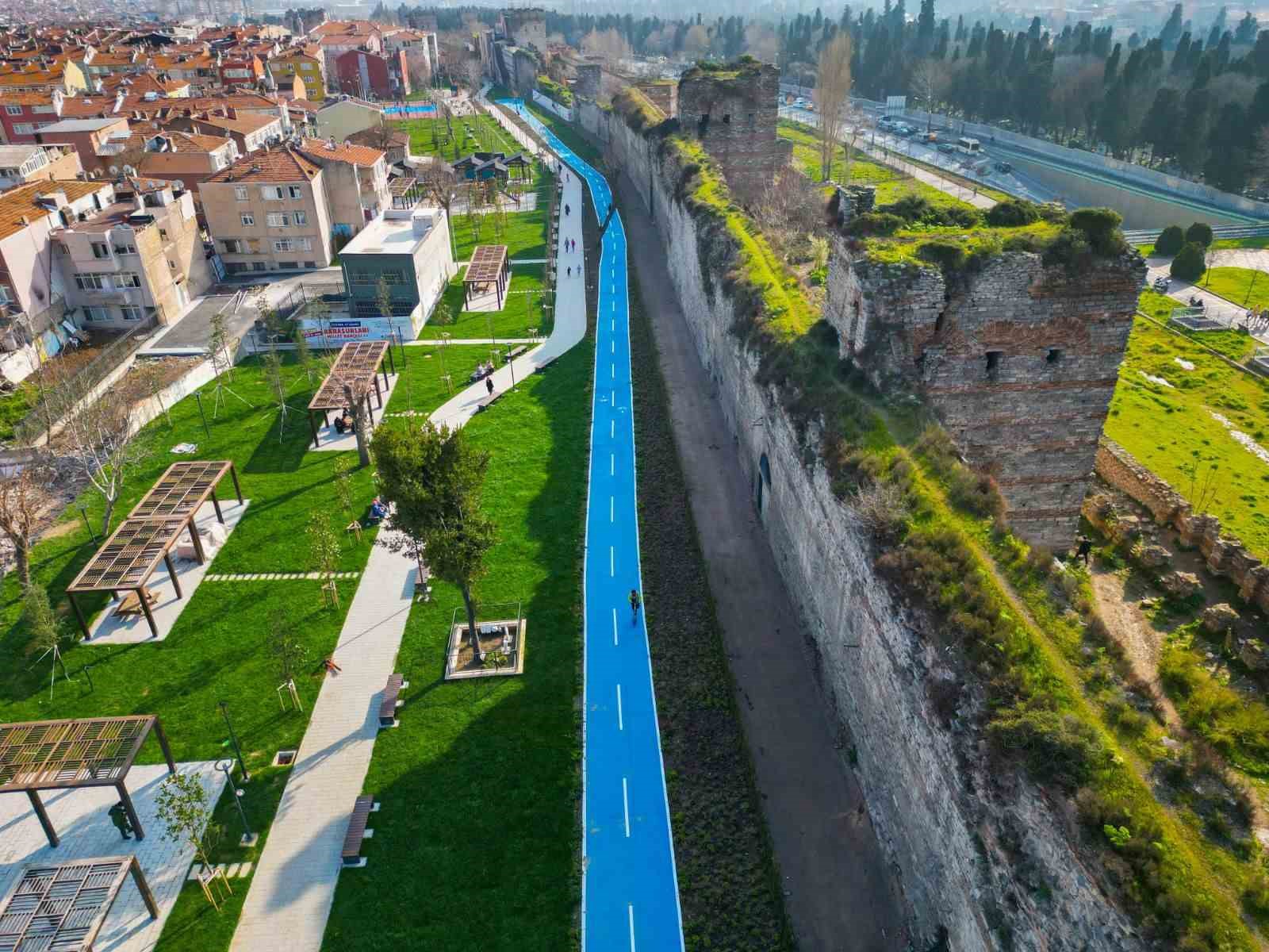 6 Şubat’ın 3. yılında Fatih’ten "Dirençli Şehir" vurgusu
6 Şubat’ın 3. yılında Fatih’ten "Dirençli Şehir" vurgusu