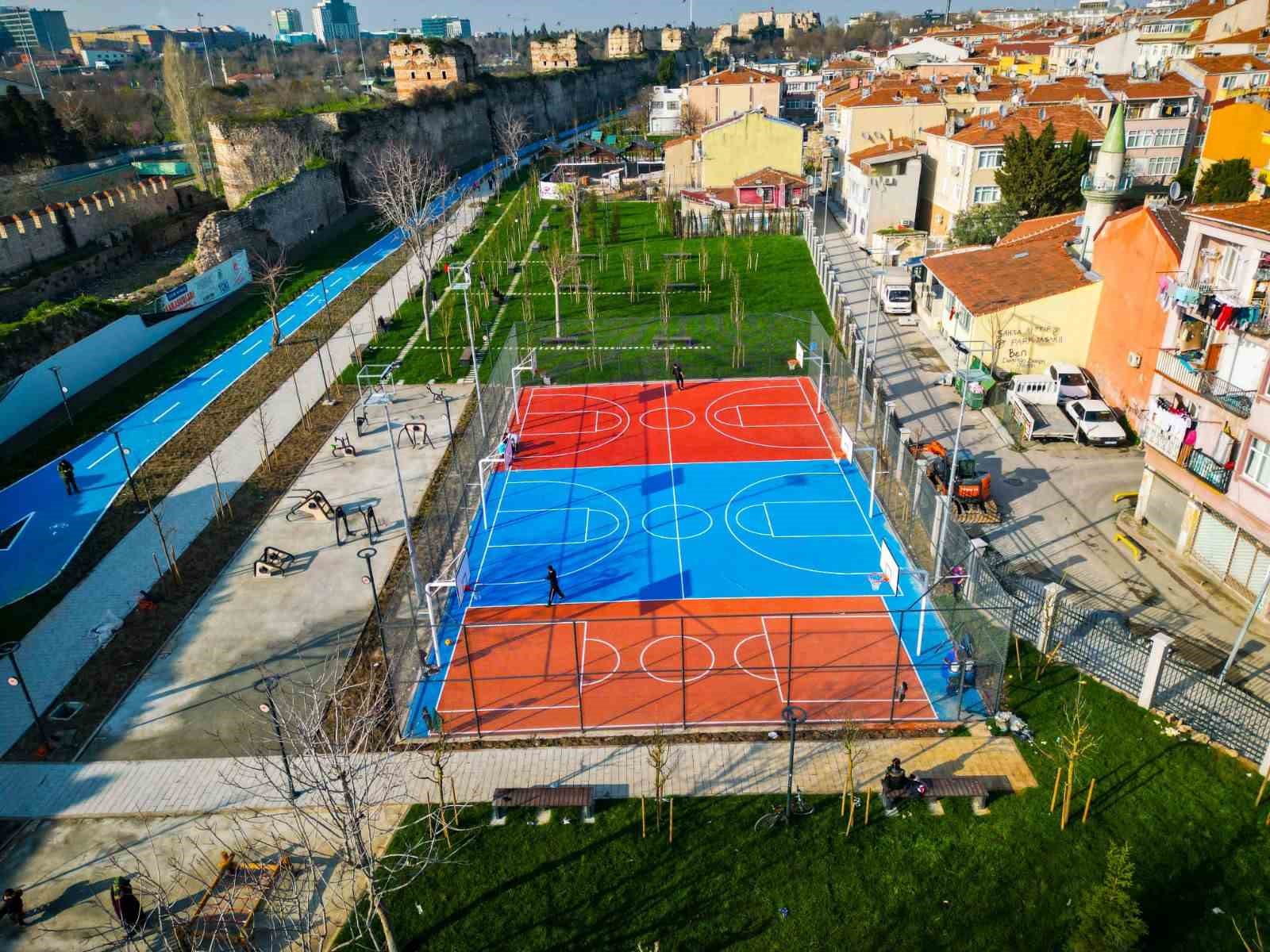 6 Şubat’ın 3. yılında Fatih’ten "Dirençli Şehir" vurgusu
6 Şubat’ın 3. yılında Fatih’ten "Dirençli Şehir" vurgusu