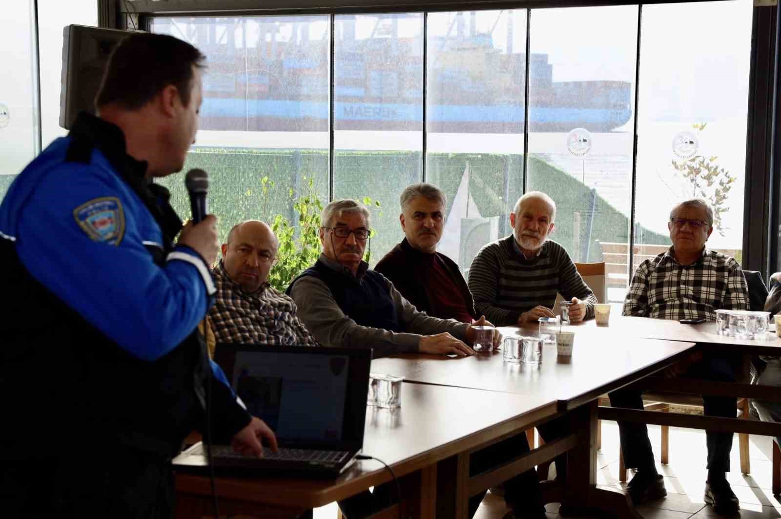 60+ Aktif Yaşlanma Kulübü’nde güvenlik bilgilendirme programı
60+ Aktif Yaşlanma Kulübü’nde güvenlik bilgilendirme programı