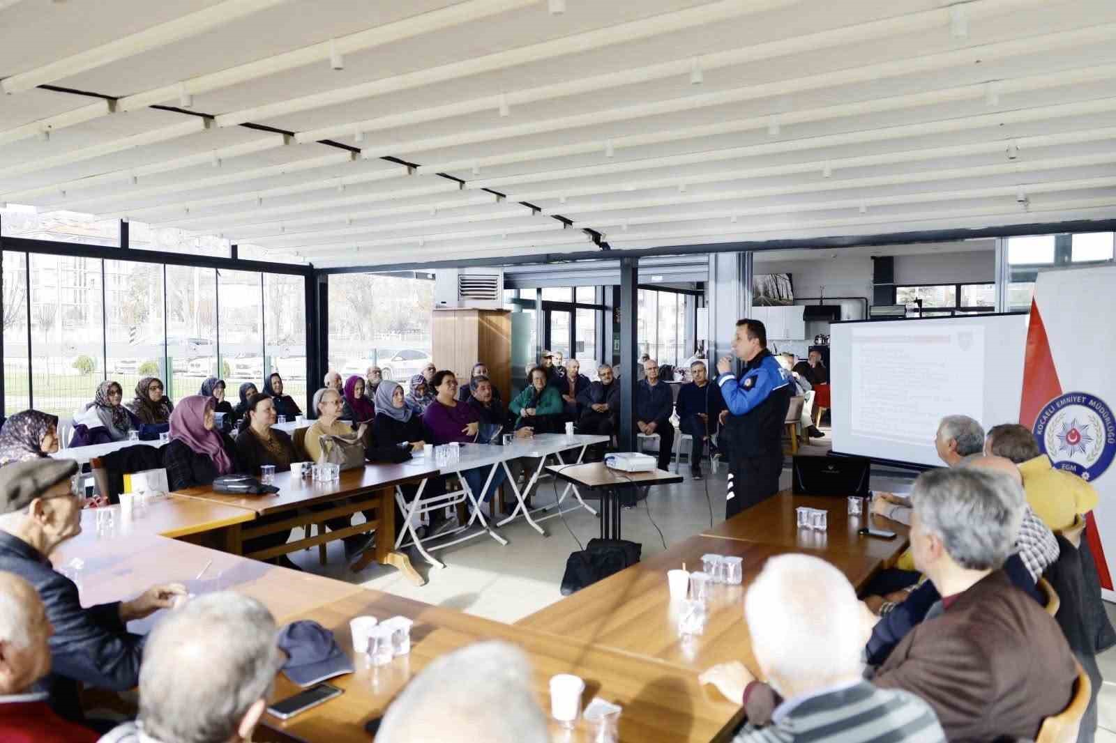 60+ Aktif Yaşlanma Kulübü’nde güvenlik bilgilendirme programı
60+ Aktif Yaşlanma Kulübü’nde güvenlik bilgilendirme programı