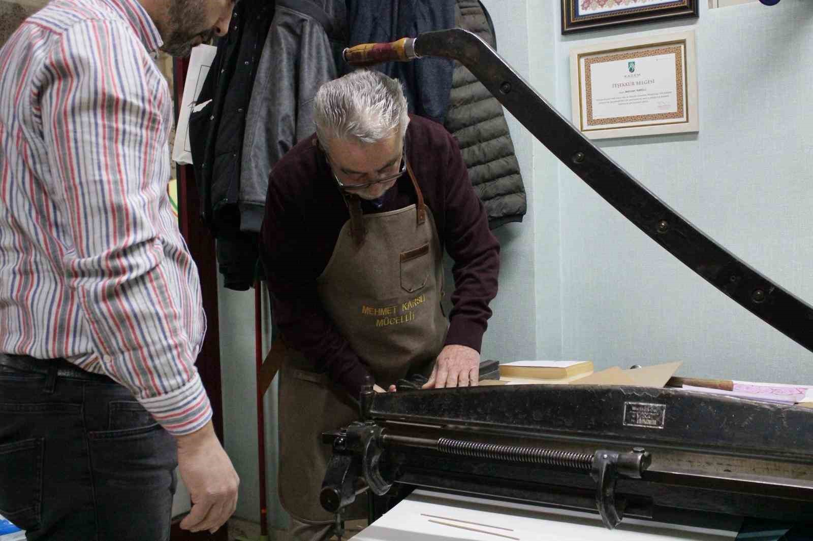 60 yıllık mücellit ustasına Kültür ve Turizm Bakanlığı’ndan "Yaşayan İnsan Hazineleri Ödülü"
