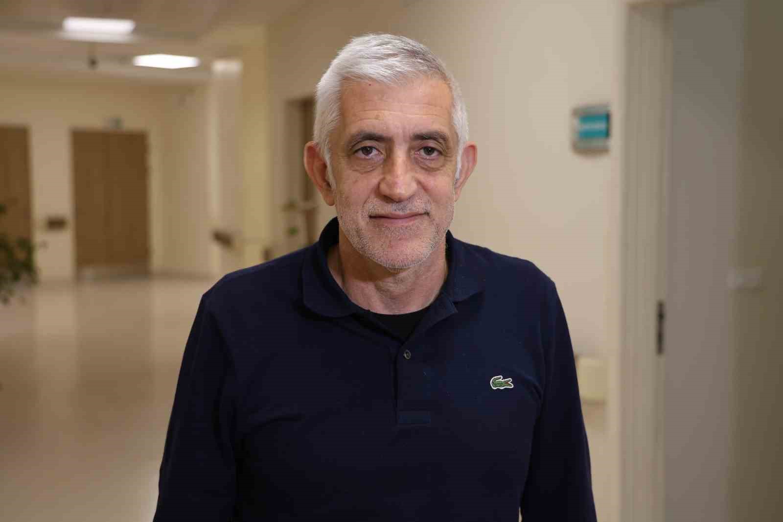 61 yaşındaki beyin cerrahı, maraton koşusunda uluslararası ödül kazandı
