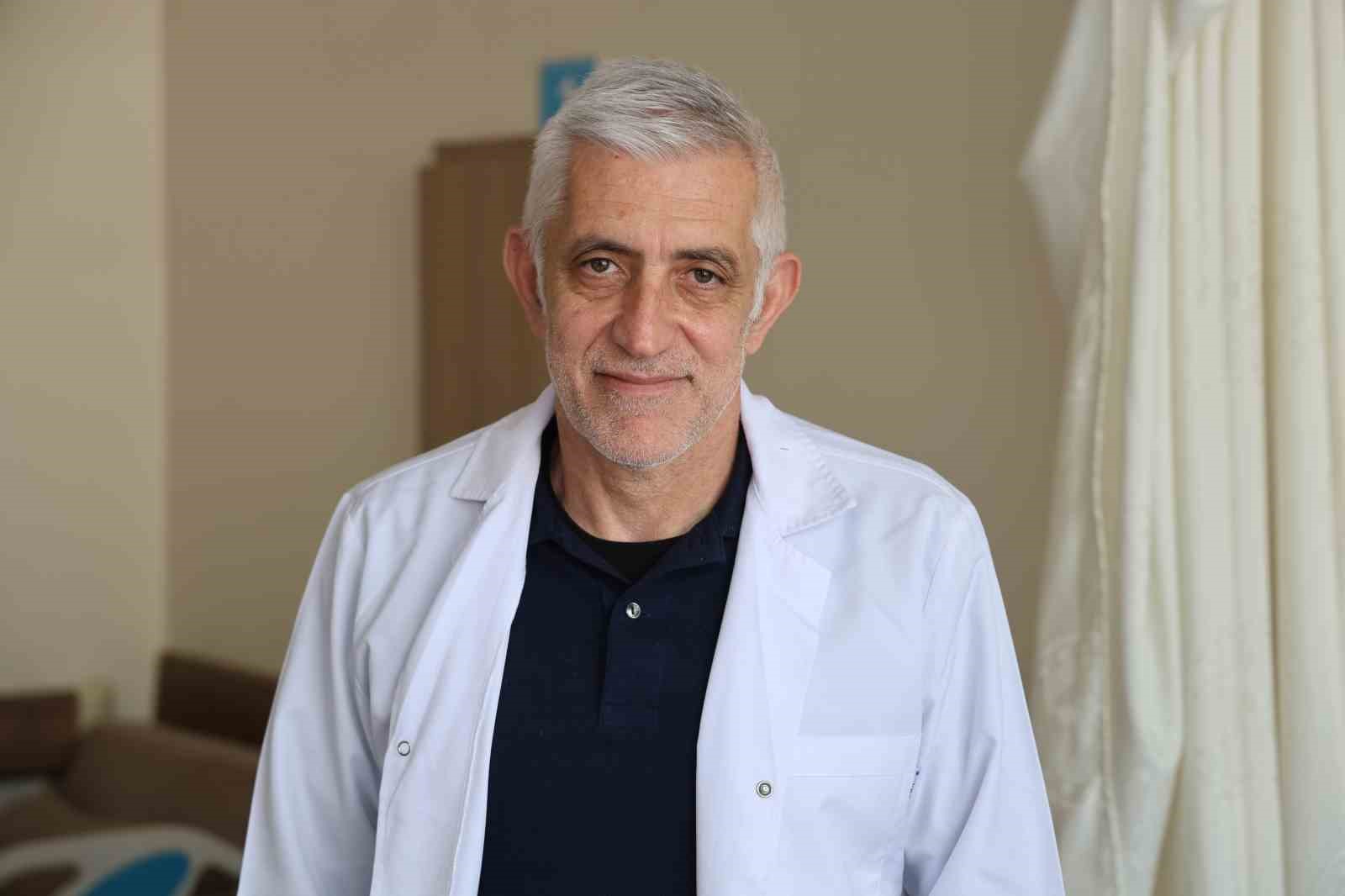 61 yaşındaki beyin cerrahı, maraton koşusunda uluslararası ödül kazandı
