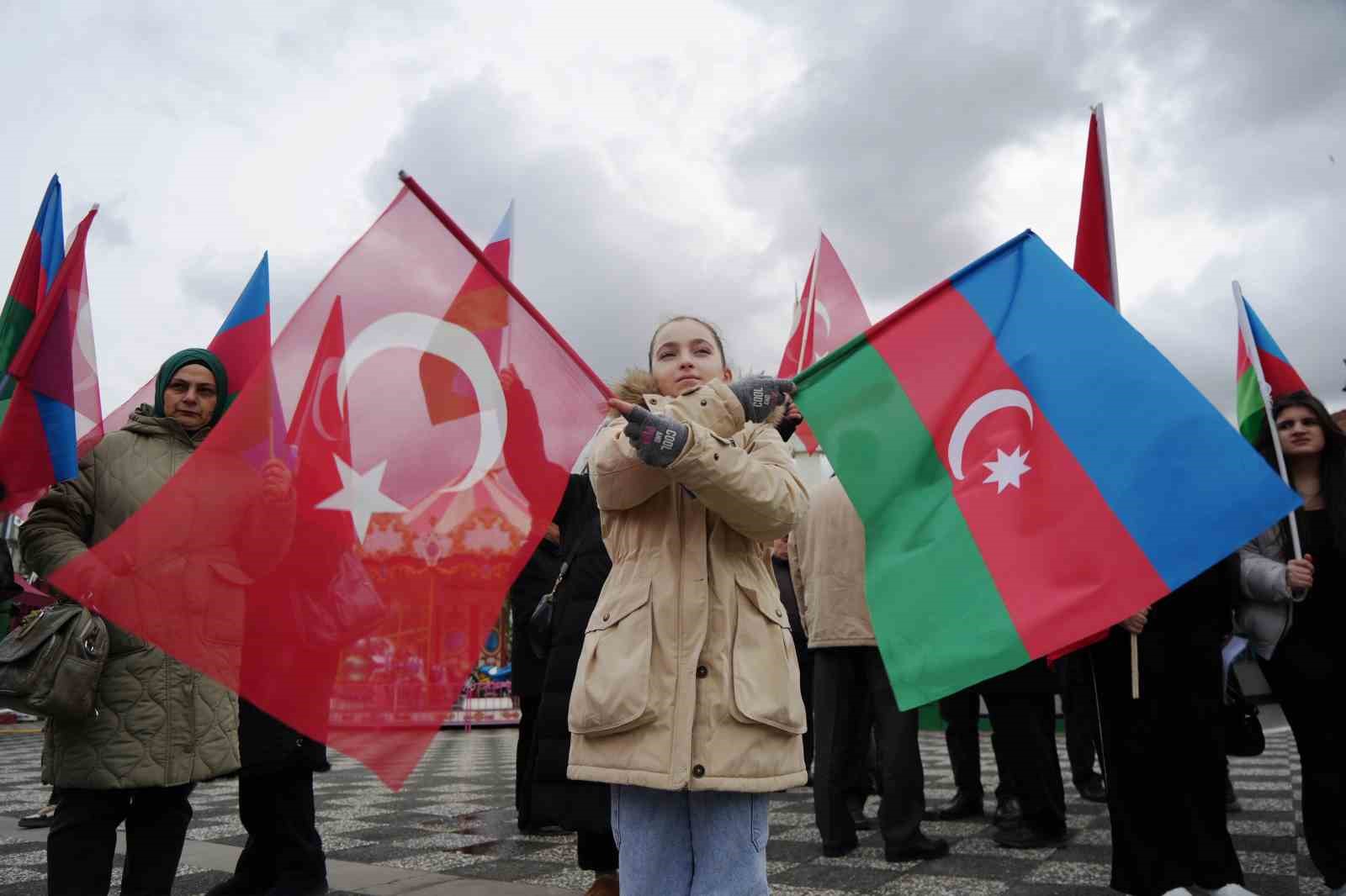 613 Türk’ün katledildiği Hocalı Katliamı, Samsun’da anıldı
613 Türk’ün katledildiği Hocalı Katliamı, Samsun’da anıldı