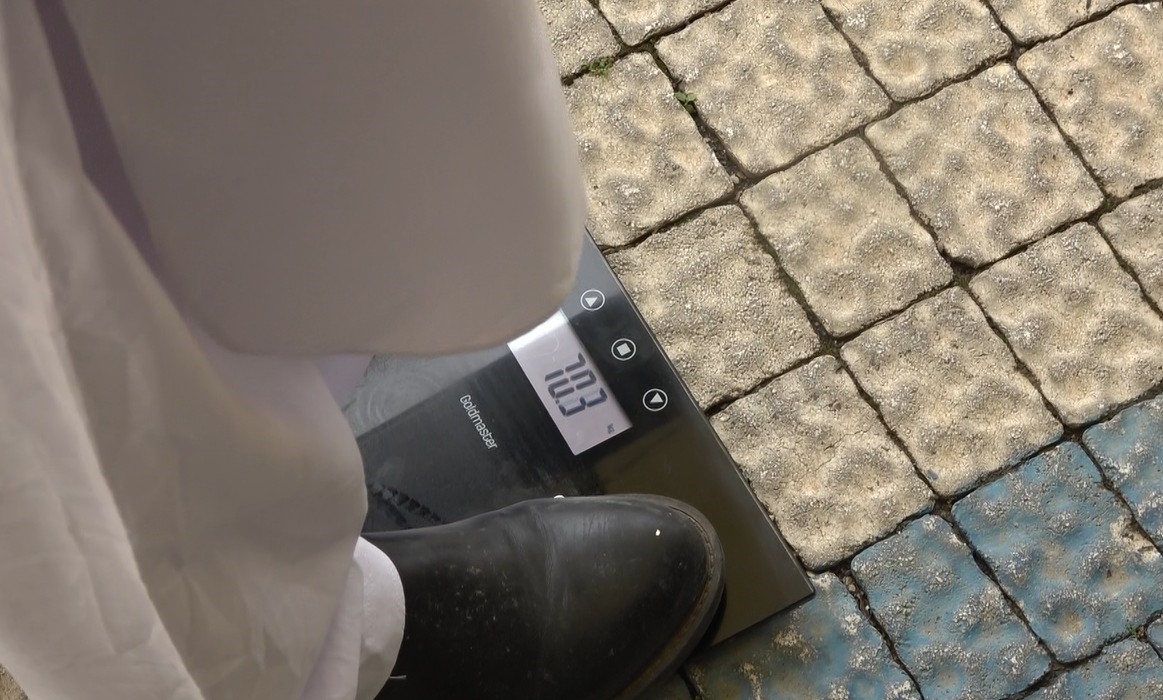 63 kilogram olarak başladığı ve 80 dakika süren yarışma sonunda 70 kilograma çıktı
63 kilogram olarak başladığı ve 80 dakika süren yarışma sonunda 70 kilograma çıktı