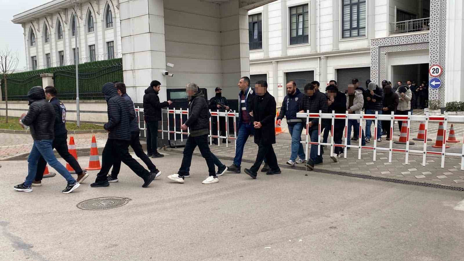 7 ilde 105 milyon liralık dolandırıcılık operasyonunun 25 zanlısı adliyeye sevk edildi
