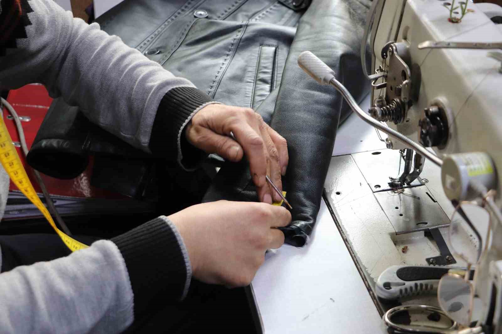 7 yaşında yırtık yapıştırarak başladığı dericilikte şimdi dünyaya satış yapıyor
