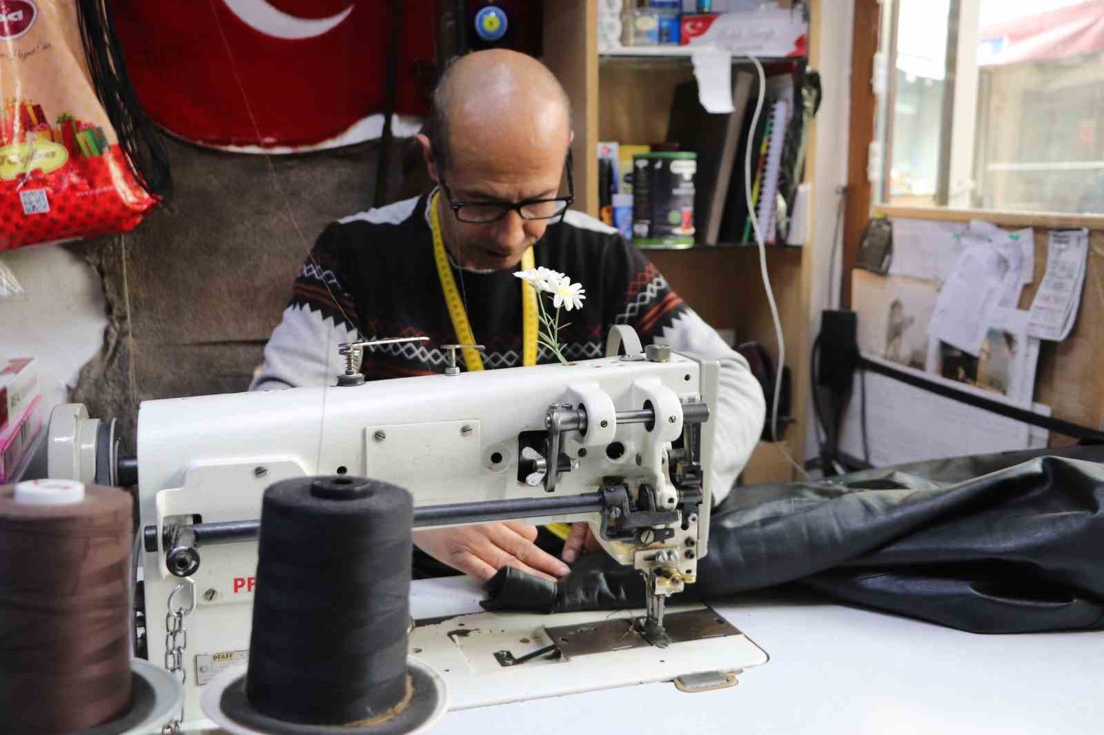 7 yaşında yırtık yapıştırarak başladığı dericilikte şimdi dünyaya satış yapıyor
