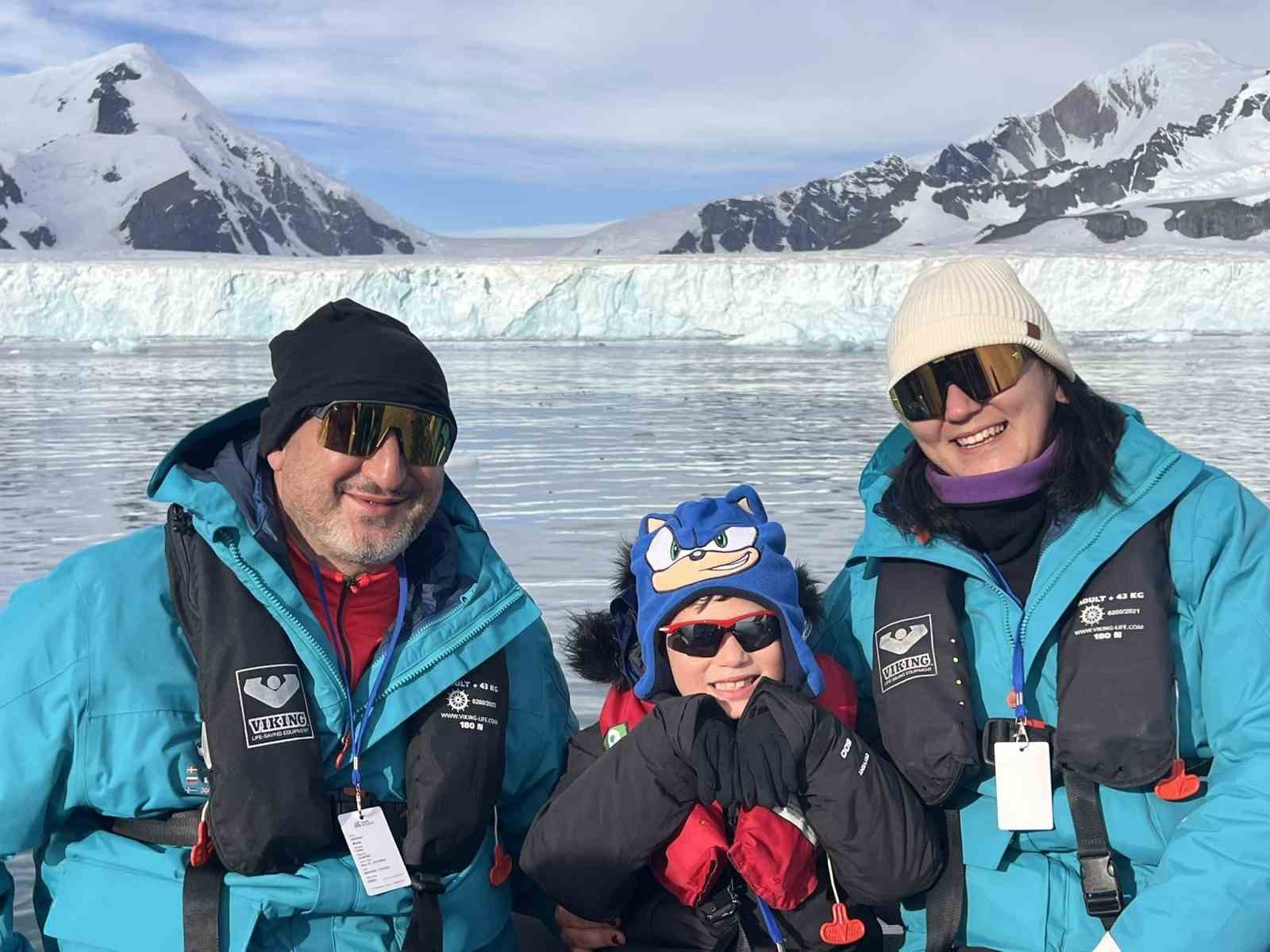 7 yaşındaki Pars, Güney Kutbu’nda Türk bayrağı açtı
