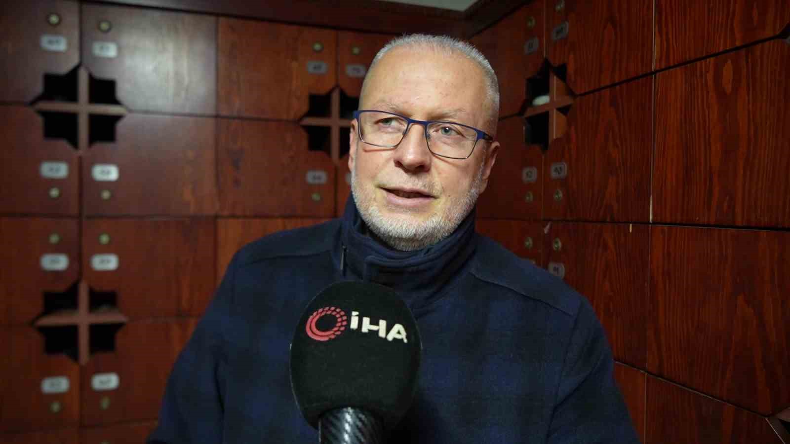 700 yıllık camide ilk teravih namazı kılındı
700 yıllık camide ilk teravih namazı kılındı