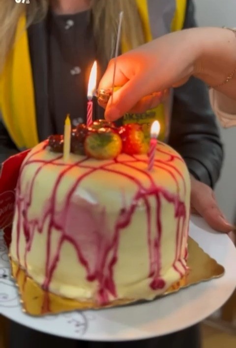 74 yaşında ilk defa doğum günü kutladı
