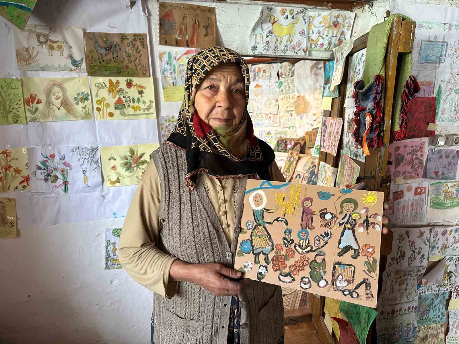 74 yaşındaki Hakime teyzenin resim tutkusu
