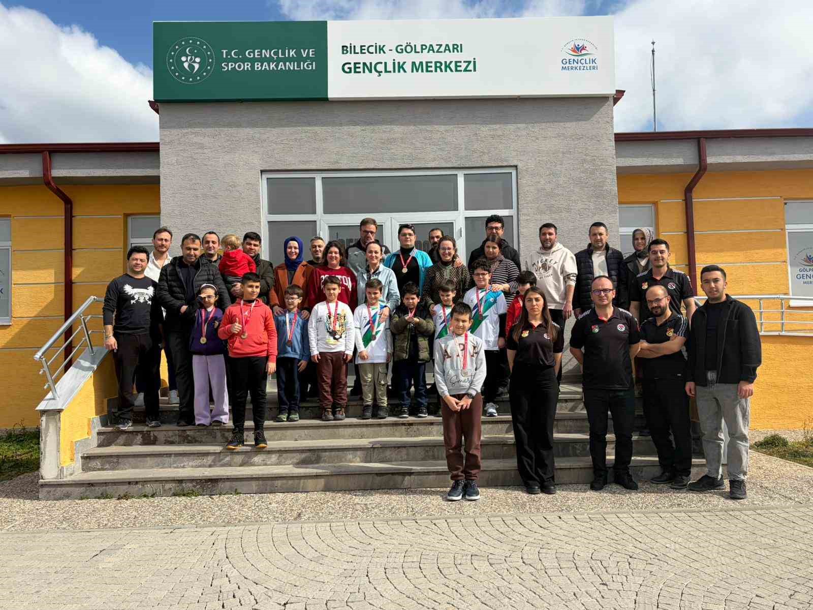 7’den 70’e ’Satranç Turnuvası’nda ter döktü
