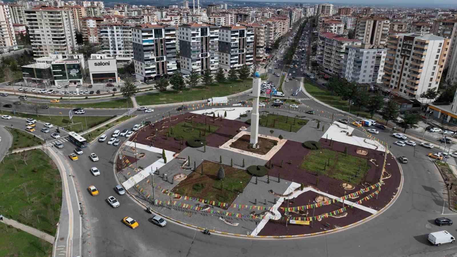 8 bin metrekarelik Dünya Kavşağı çevreci peyzajla yenilendi
