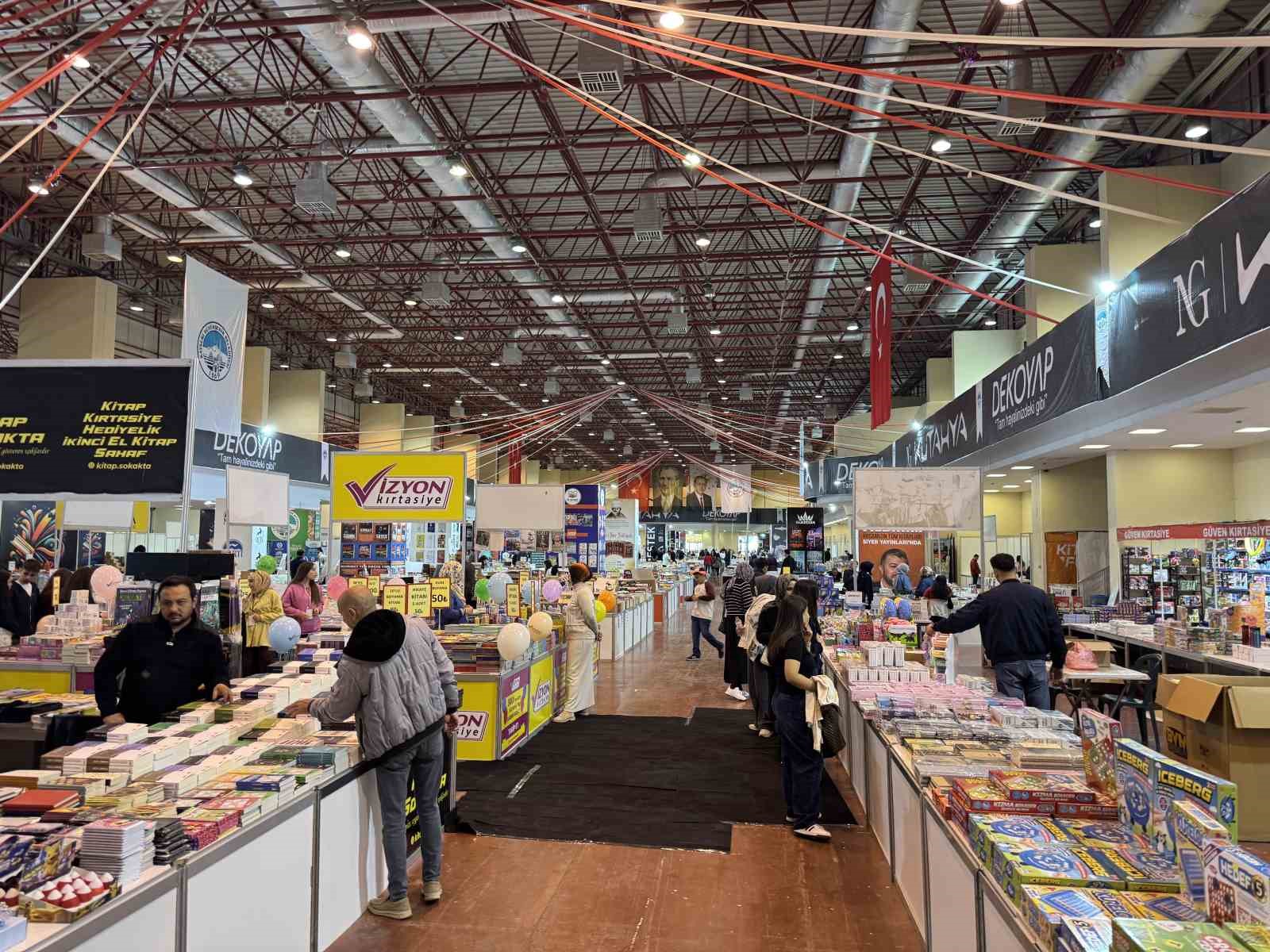 8. Kayseri Kitap Fuarı kapılarını ziyaretçilerine açtı
