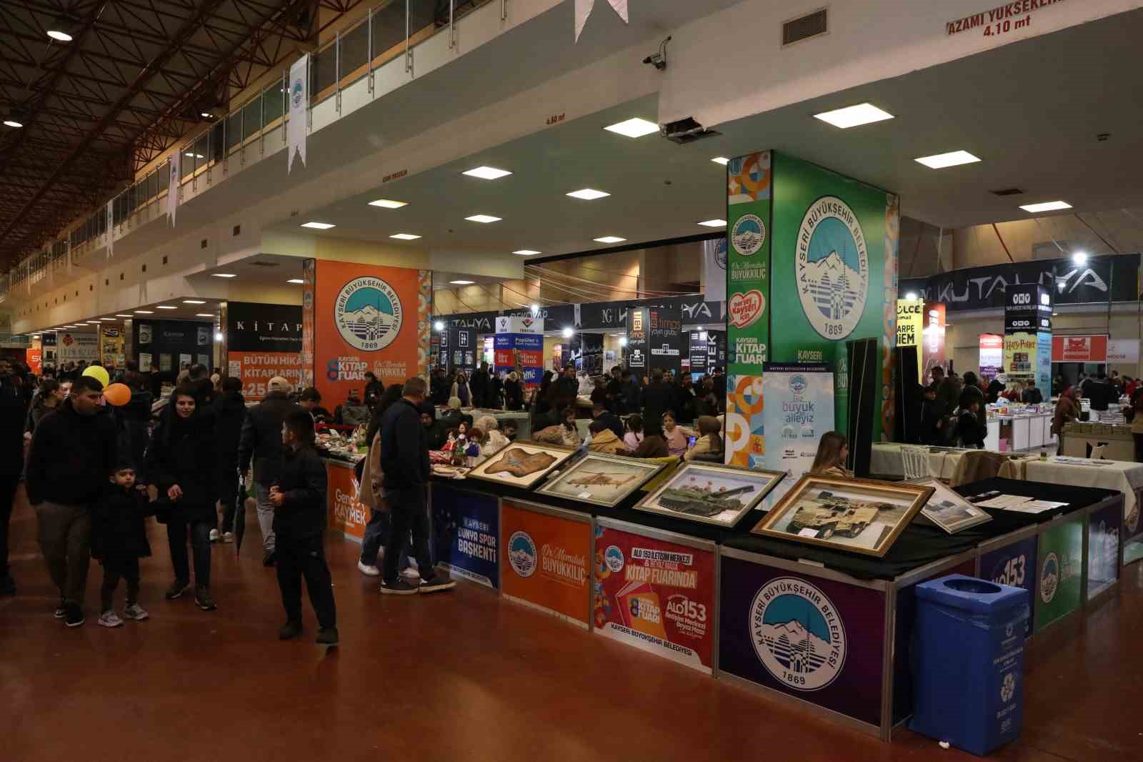 8. Kayseri Kitap Fuarı’nda KAYMEK standına yoğun ilgi
