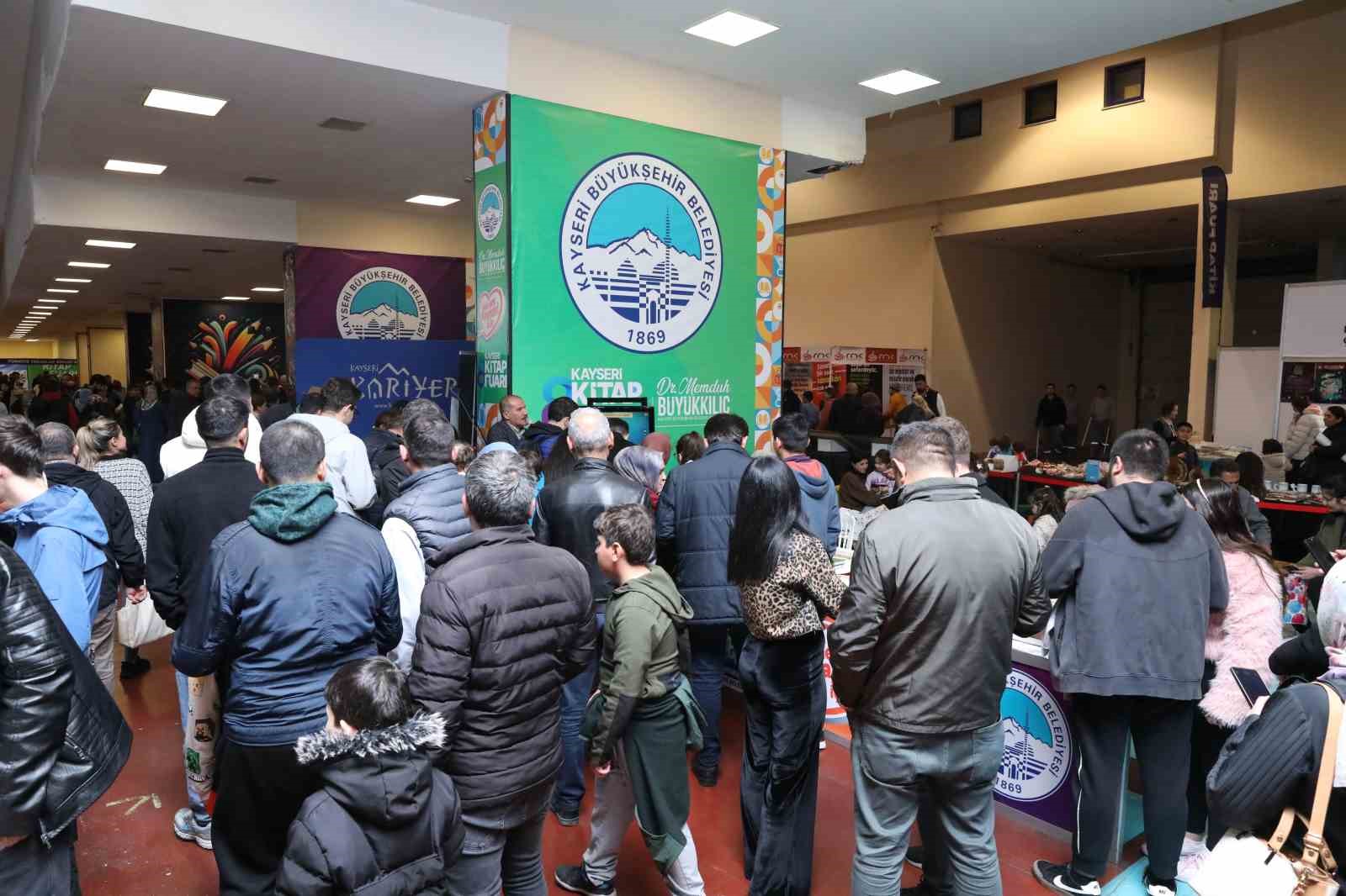 8. Kayseri Kitap Fuarı’nda KAYMEK standına yoğun ilgi
