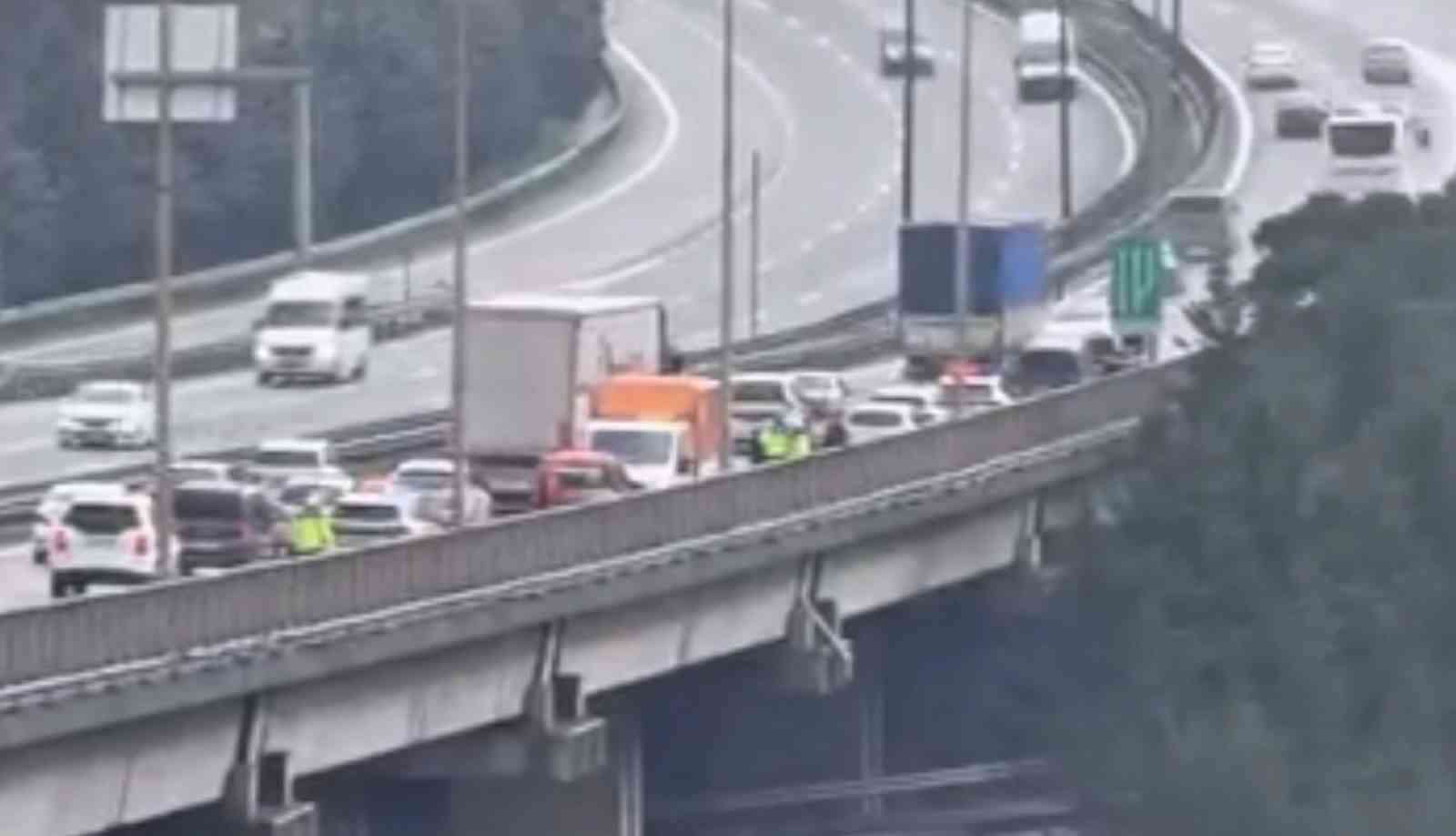 8 kişinin yaralandığı kaza anı kamerada
