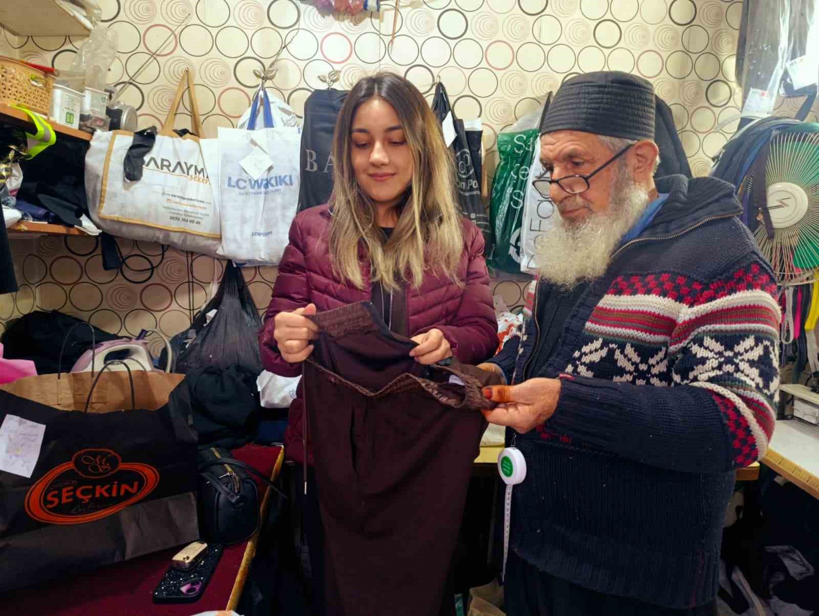 83’lük terzi, ilk günkü aşkla mesleğini sürdürüyor
