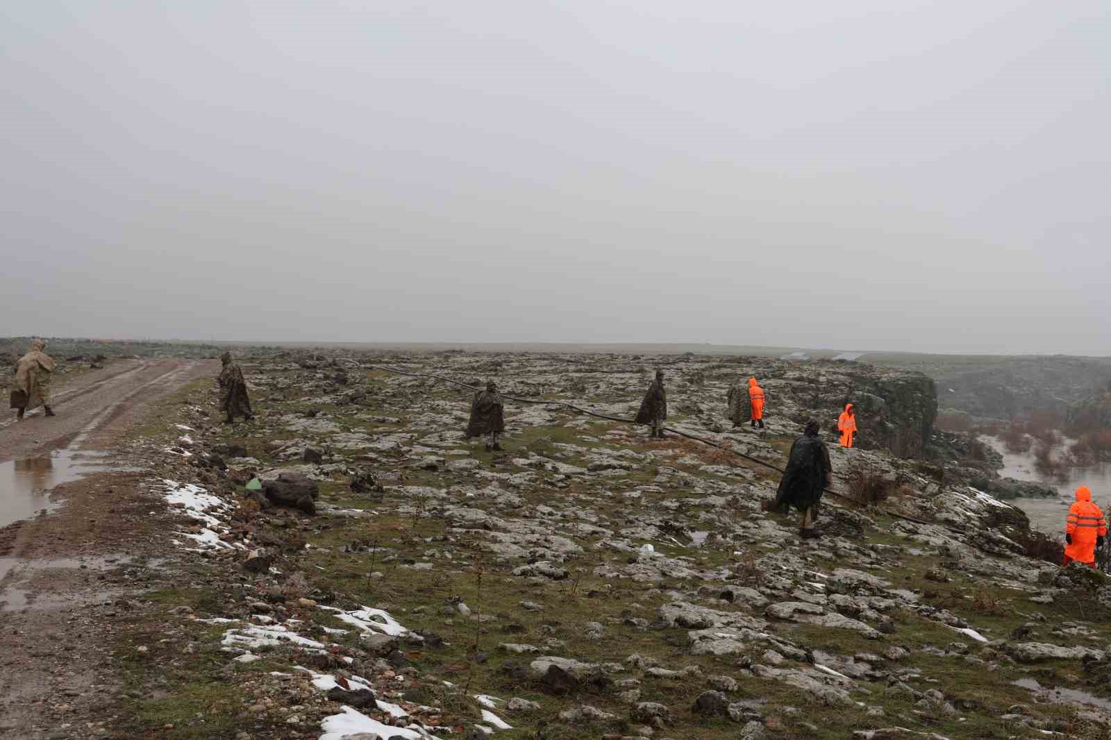 9 gündür kayıp olan kadının eşi Şeyhmus Kılıç: "Hepimizin psikolojisi bozuldu"
9 gündür kayıp olan kadının eşi Şeyhmus Kılıç: "Hepimizin psikolojisi bozuldu"