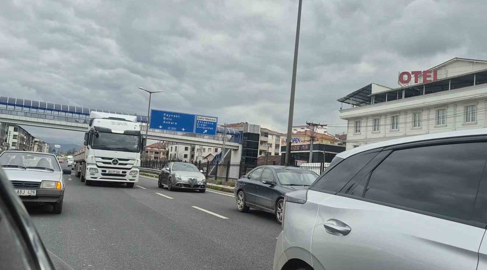 90 yaşındaki ninesiyle şiddete dikkat için Düzce’yi dolaştı
