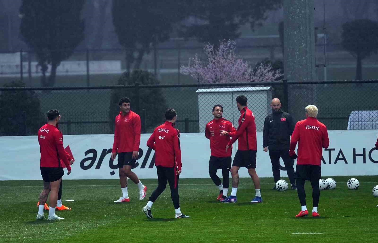 A Milli Futbol Takımı, Romanya maçının hazırlıklarını sürdürdü
