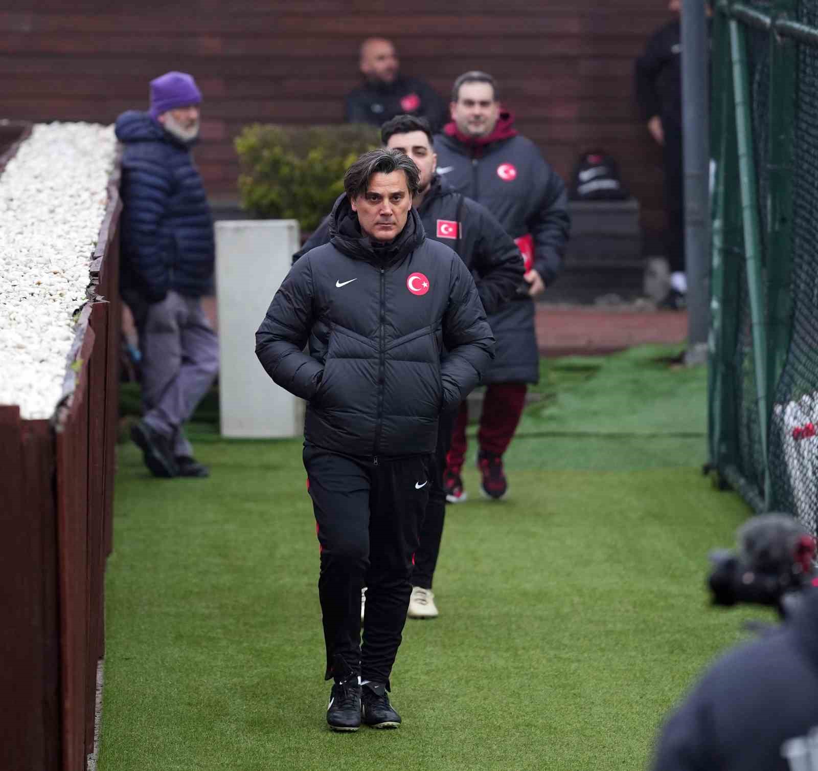 A Milli Futbol Takımı, Romanya maçının hazırlıklarını sürdürdü
