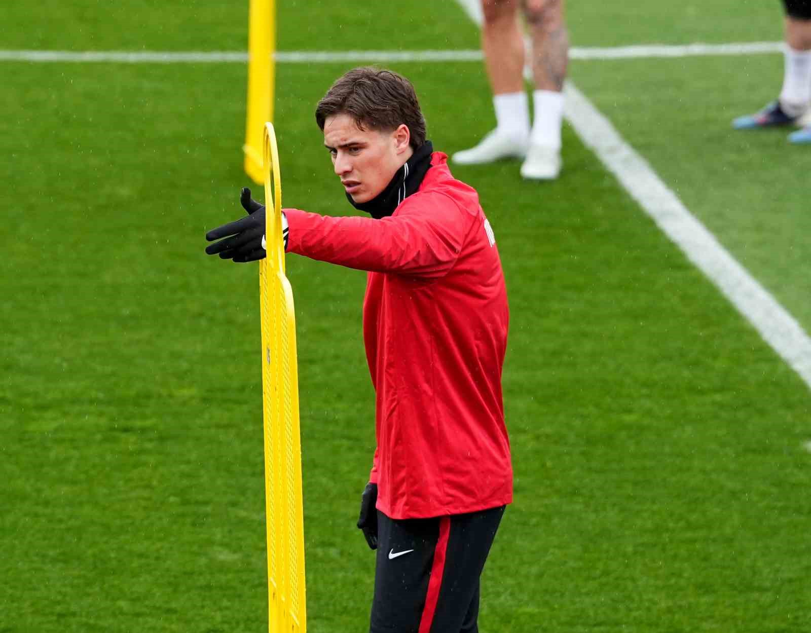 A Milli Futbol Takımı, yağmur altında çalıştı
