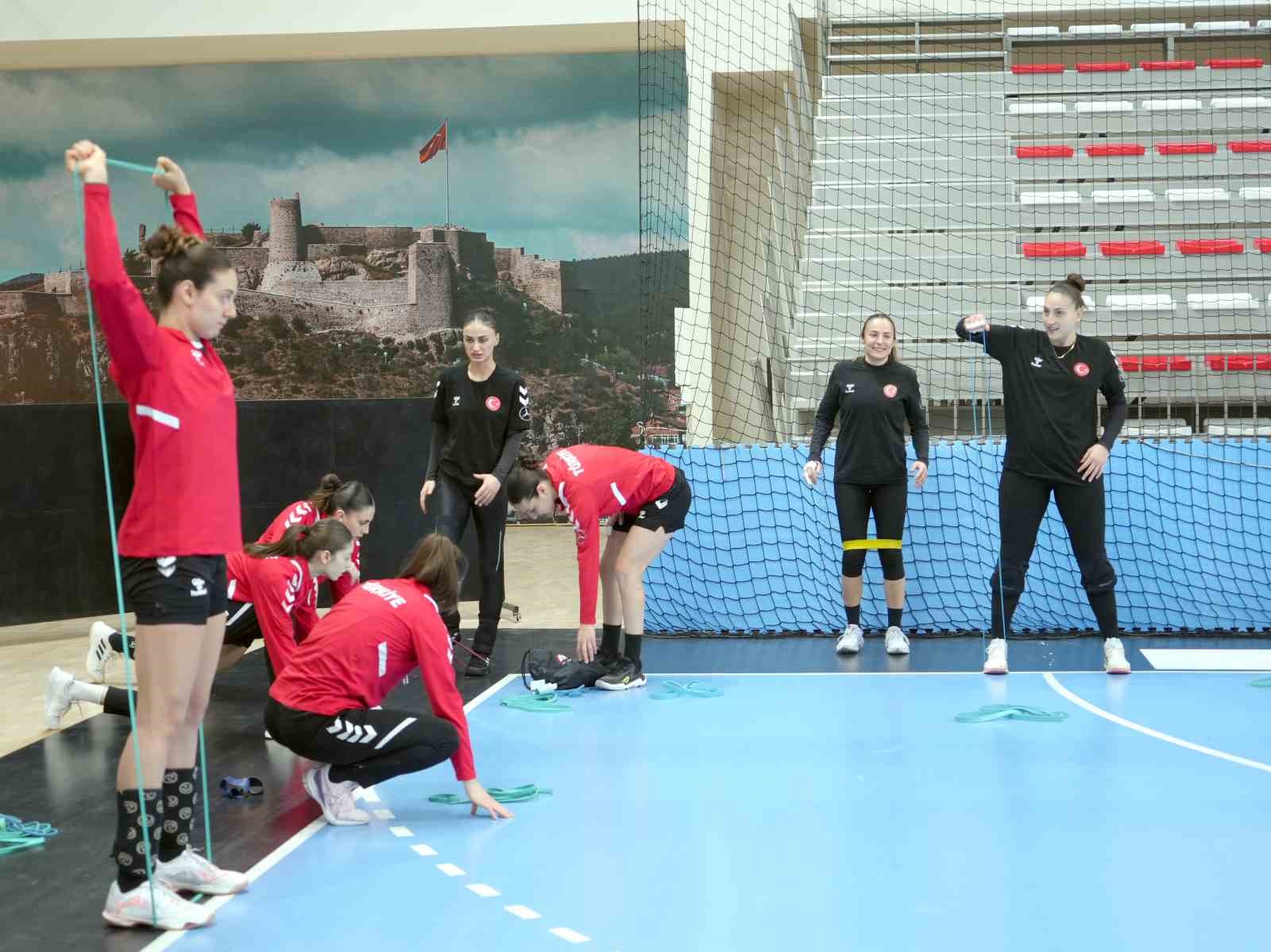 A Milli Kadın Hentbol Takımı, Kastamonu’da Çekya ile karşılaşacak
A Milli Kadın Hentbol Takımı, Kastamonu’da Çekya ile karşılaşacak