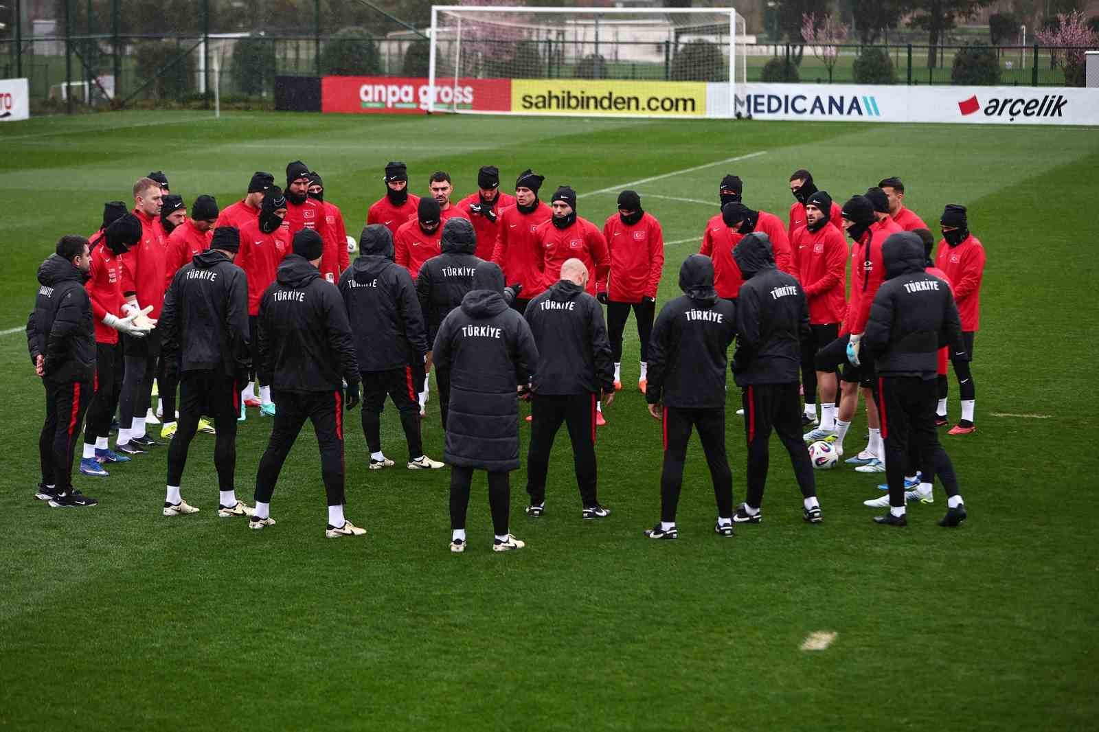 A Milli Takım, Kosova yolculuğu öncesi Riva’da çalıştı
