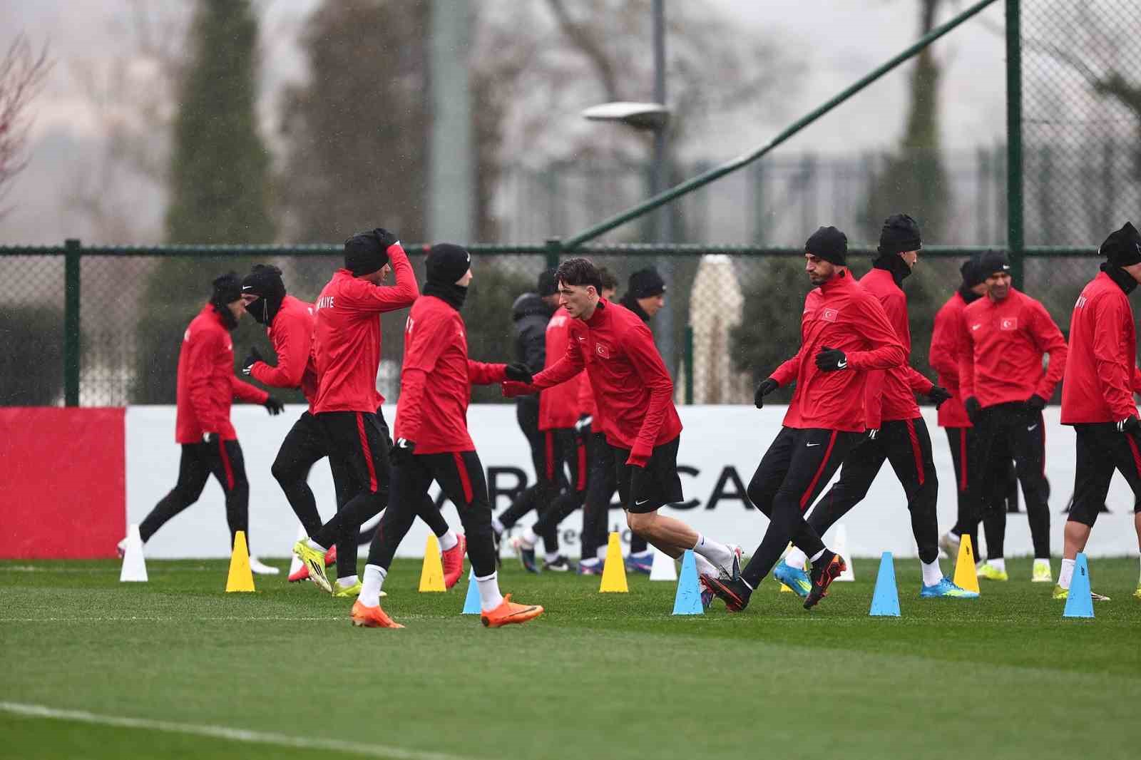 A Milli Takım, Kosova yolculuğu öncesi Riva’da çalıştı
