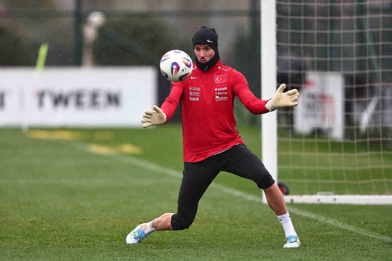 A Milli Takım, Kosova yolculuğu öncesi Riva’da çalıştı
