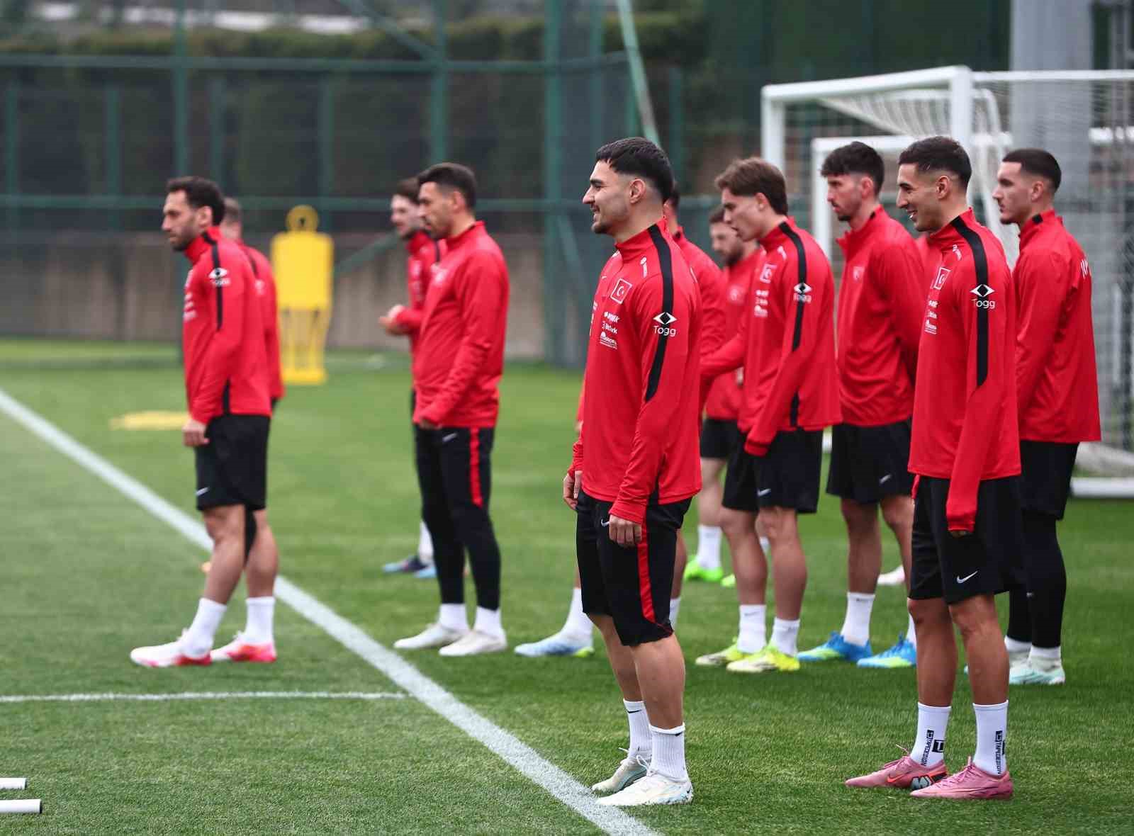 A Milli Takım, Romanya maçı hazırlıklarını sürdürdü
