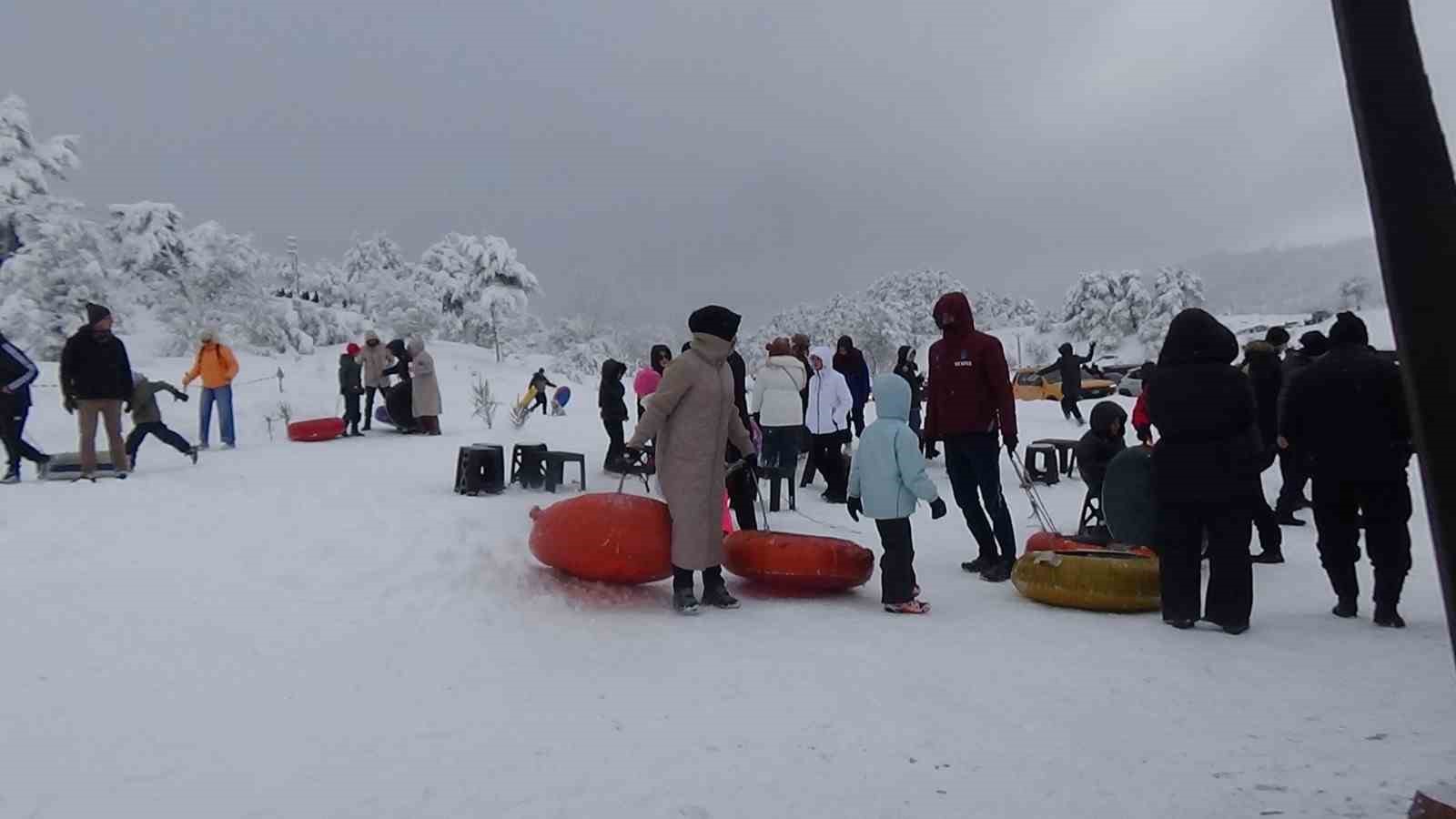 Abant Gölü Milli Parkı’nın yamaçları kayak merkezi oldu
