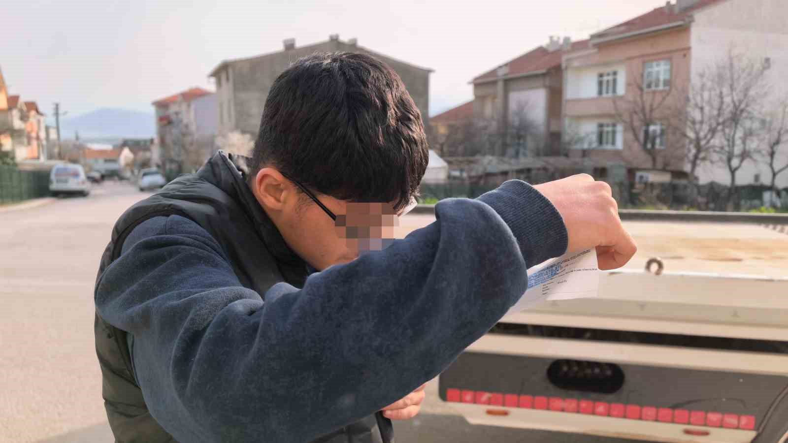 Abartı egzoz ile dolaştı, 58 bin lira ceza yiyince, "Devlet yakalar" mesajı verdi
