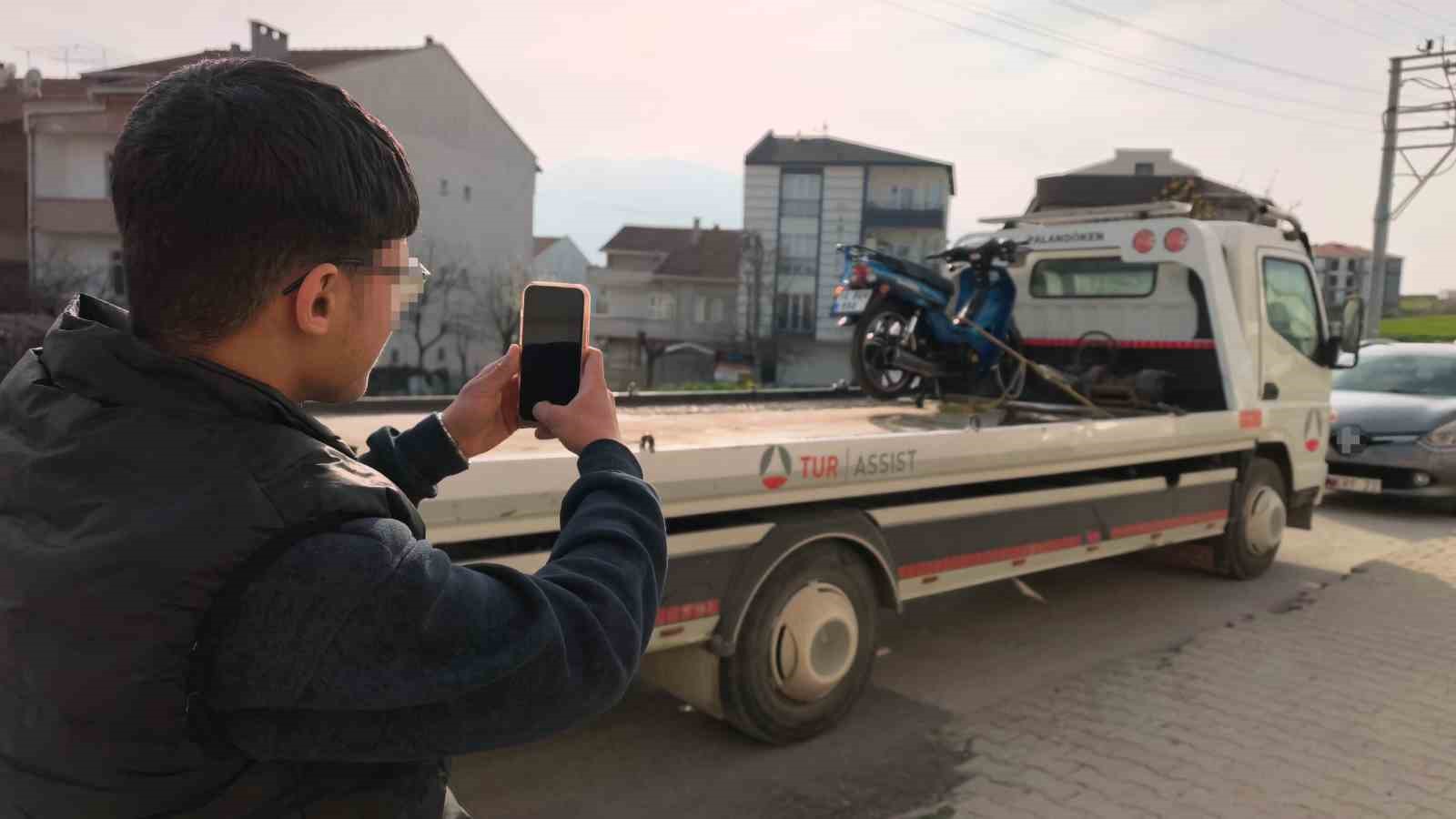 Abartı egzoz ile dolaştı, 58 bin lira ceza yiyince, "Devlet yakalar" mesajı verdi
