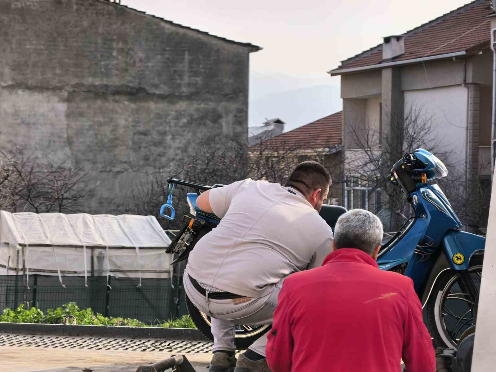 Abartı egzoz ile dolaştı, 58 bin lira ceza yiyince, "Devlet yakalar" mesajı verdi

