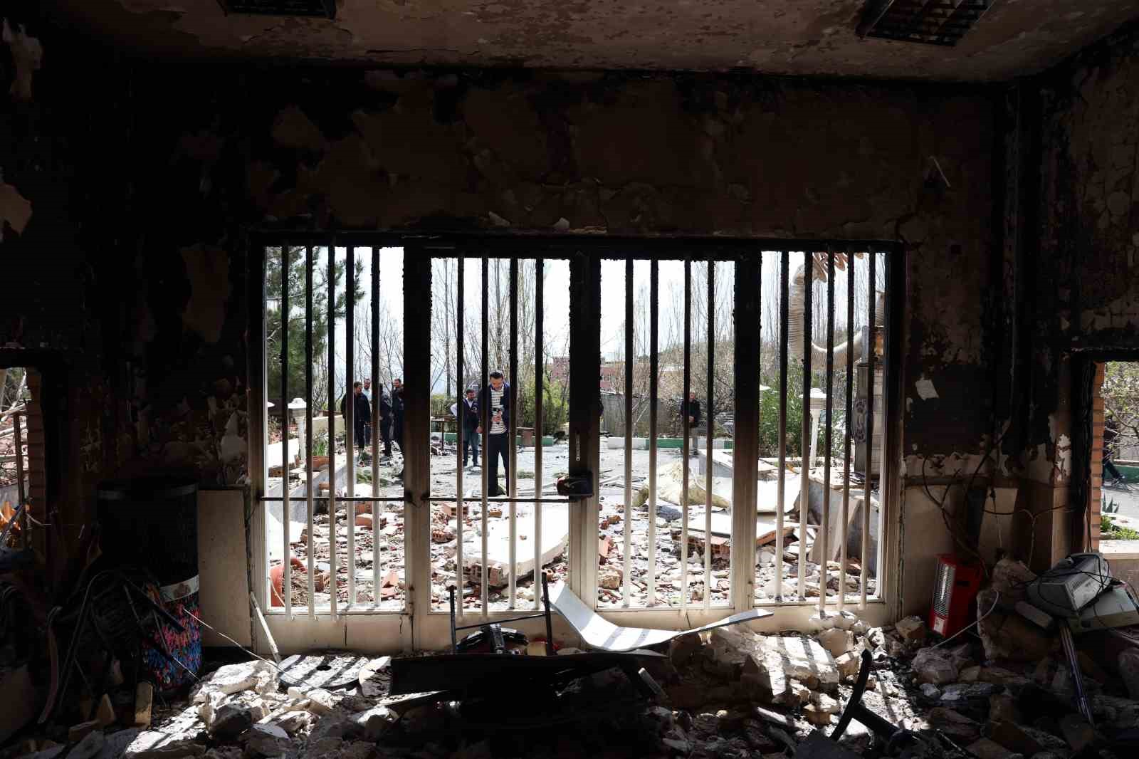 ABD ve İsrail’in Tahran’daki Şehit Beheşti Üniversitesi’ne saldırısı büyük yıkıma yol açtı
