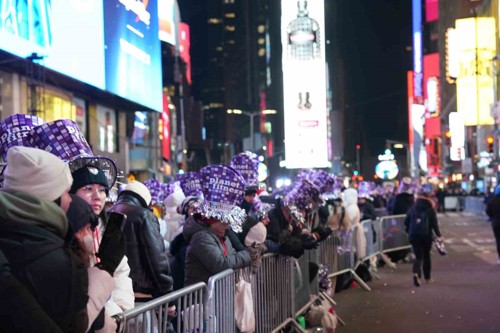 ABD’de yeni yıl yoğun güvenlik önlemleri altında coşkuyla kutlandı
