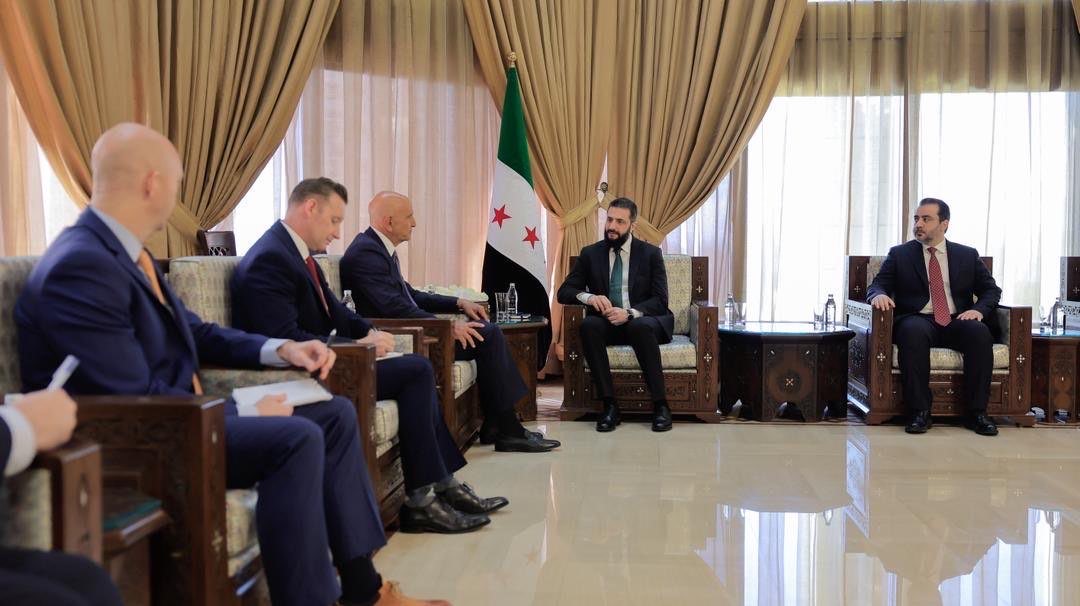 ABD’nin Ankara Büyükelçisi Barrack: "Trump, bu anı yeni bir Suriye için ‘dönüm noktası’ olarak görüyor"
ABD’nin Ankara Büyükelçisi Barrack: "Trump, bu anı yeni bir Suriye için ‘dönüm noktası’ olarak görüyor"