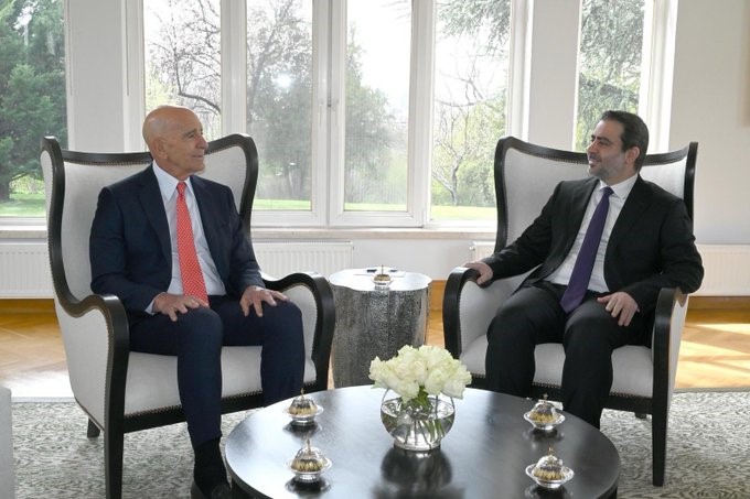 ABD’nin Suriye Özel Temsilcisi Barrack, Suriye Dışişleri Bakanı eş-Şeybani ile bir araya geldi
