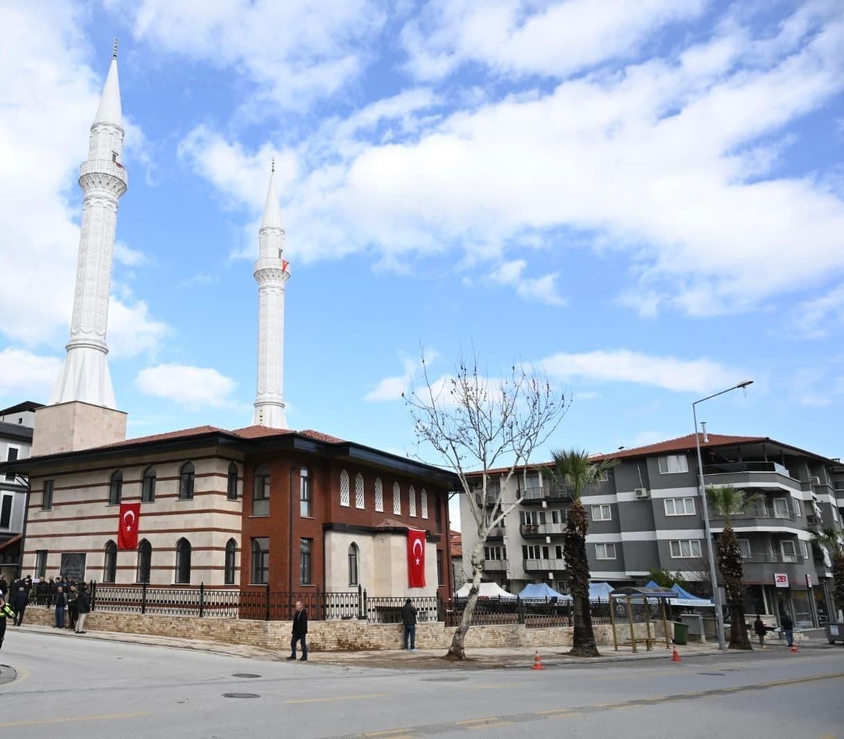 Abdülkadir Geylani Camisi ibadete açıldı
