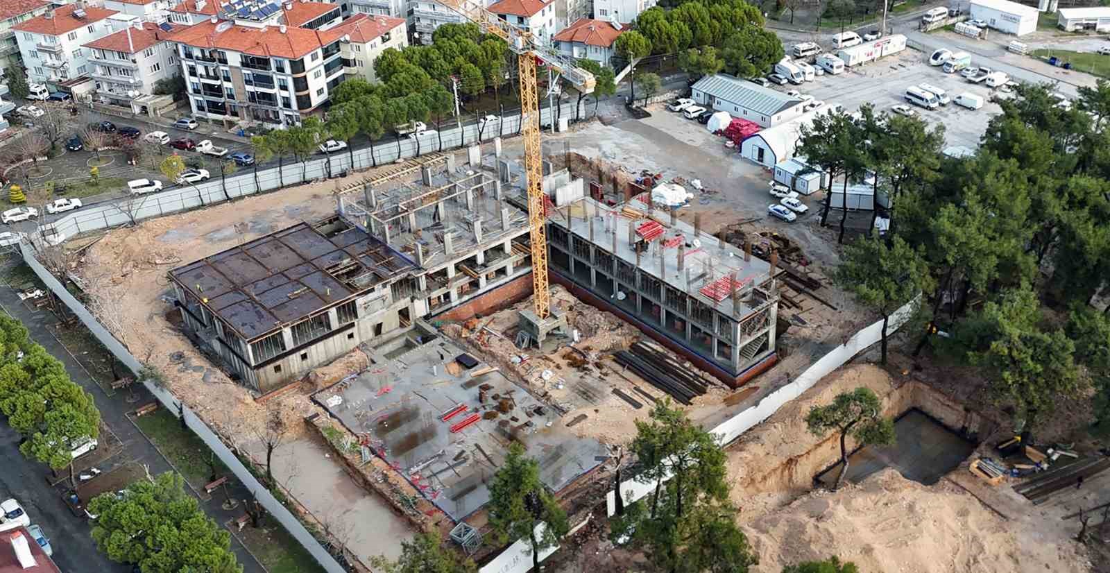 Abide H. Nuri Öncüer Huzurevi inşaatı devam ediyor
Abide H. Nuri Öncüer Huzurevi inşaatı devam ediyor