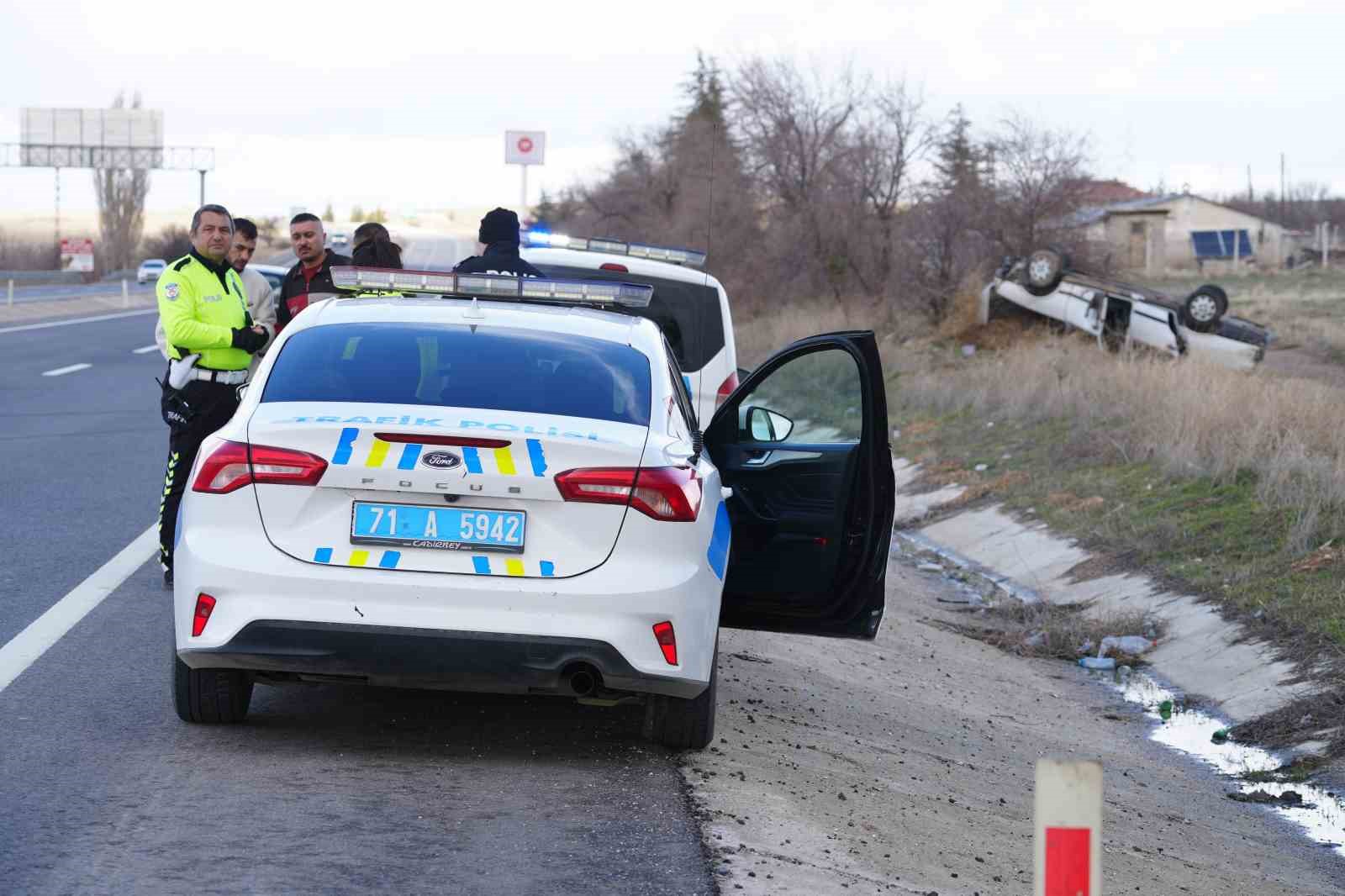 Acı manzarayla karşılaştı, gözyaşlarını tutmadı: Hurdaya dönen otomobildeki 2 yeğeni yaralandı
