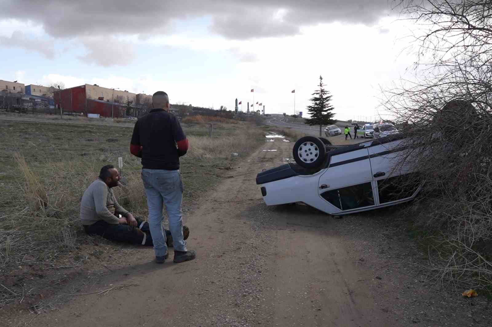 Acı manzarayla karşılaştı, gözyaşlarını tutmadı: Hurdaya dönen otomobildeki 2 yeğeni yaralandı
