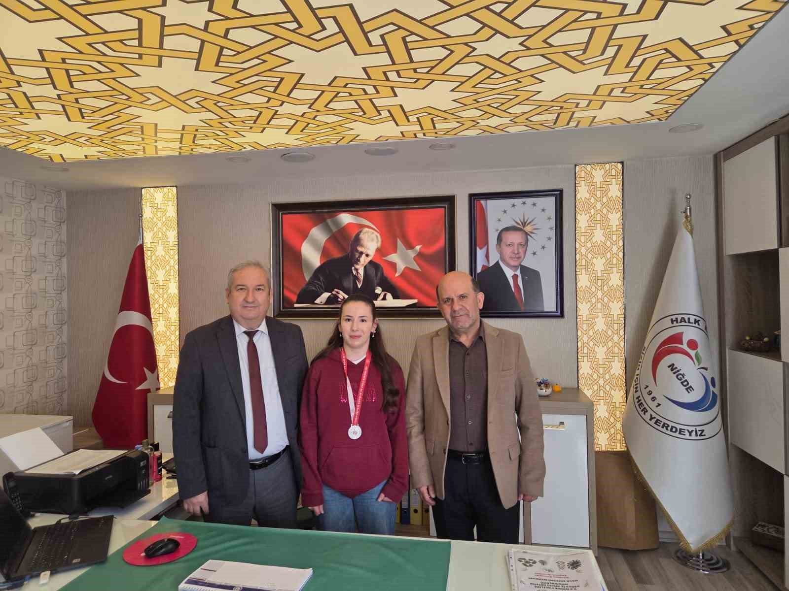 Açık lise öğrencisi Senanur Amuroğlu’ndan tekvandoda il ikinciliği
