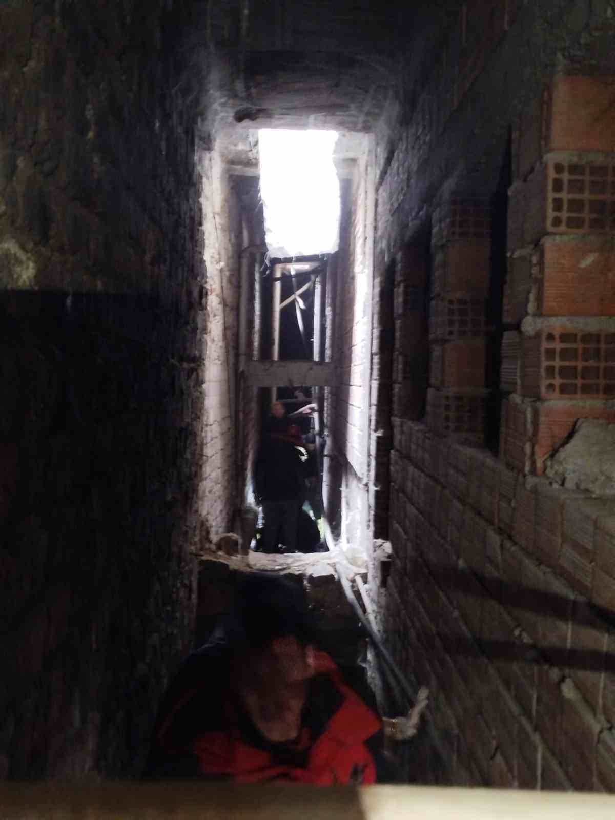 Açılan mazgaldan düşen çocuk yaralandı
