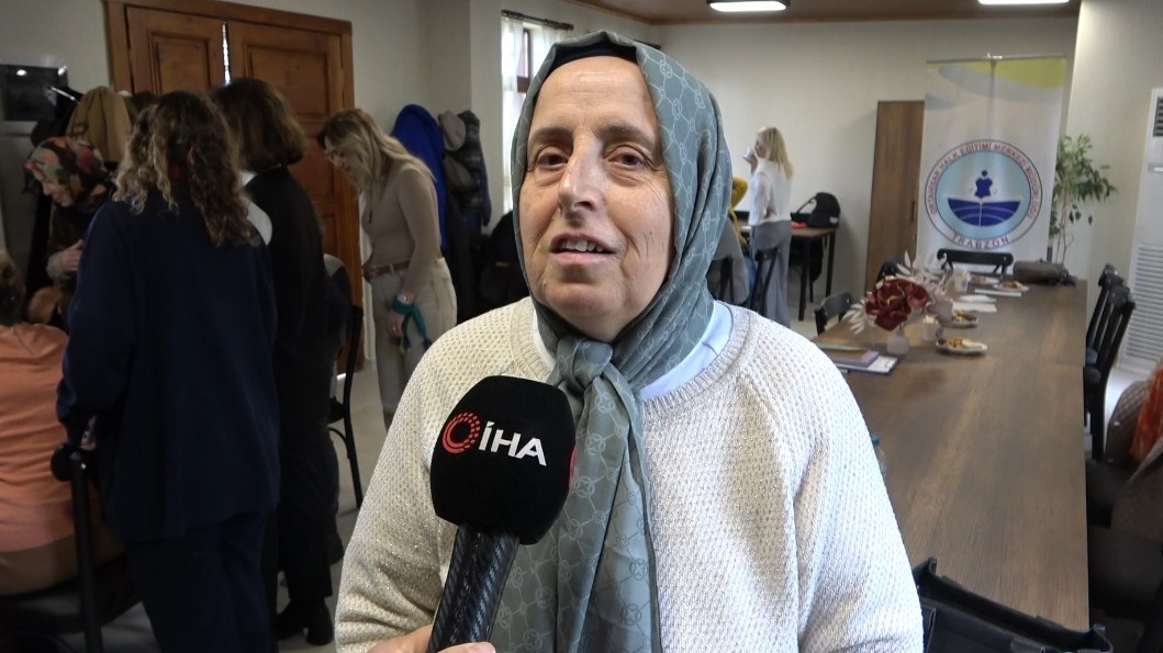 Acılarını üreterek unutuyorlar
