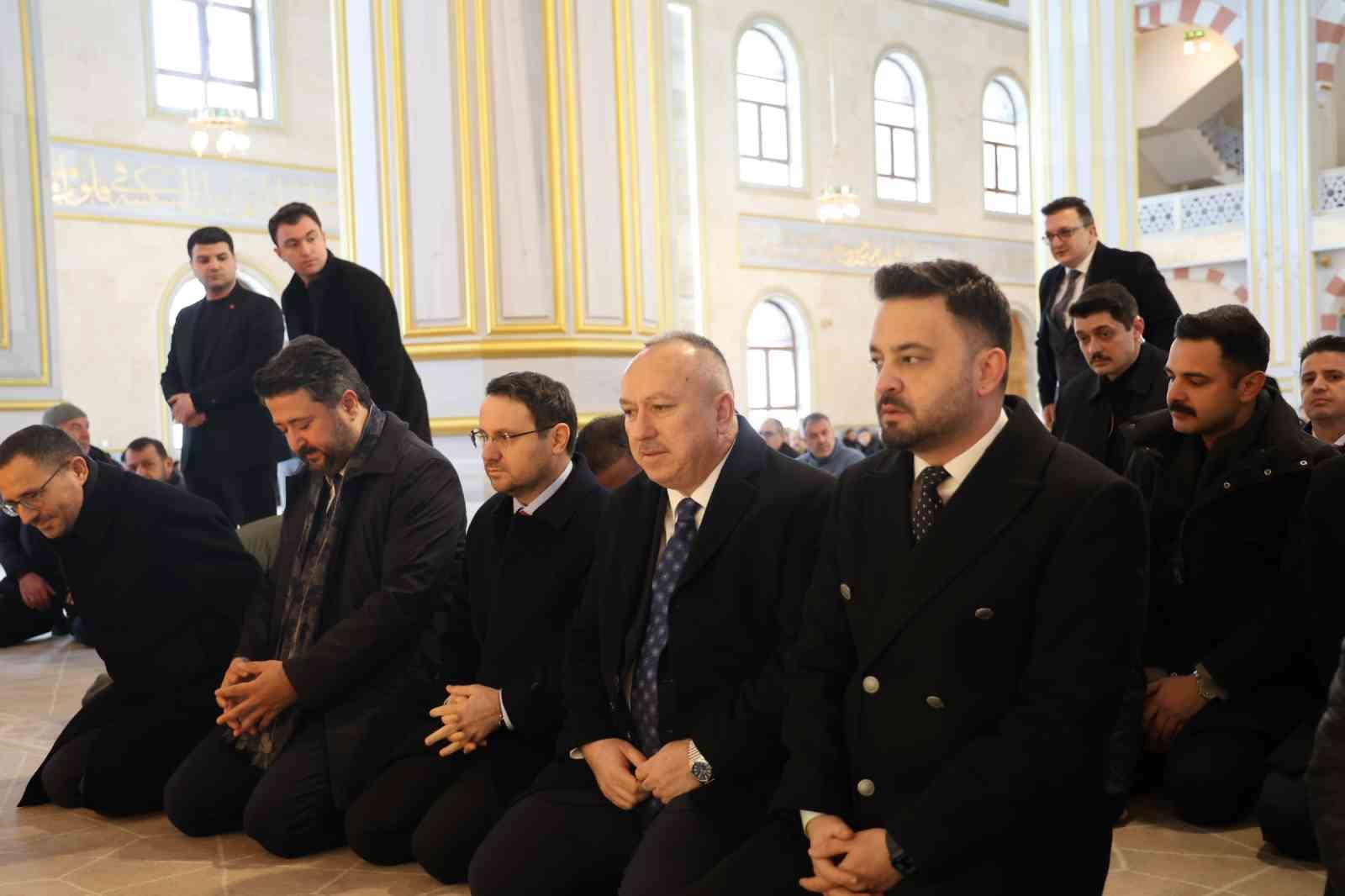 Adalet Bakanı Akın Gürlek, memleketi Nevşehir’de davul zurnayla karşılandı
