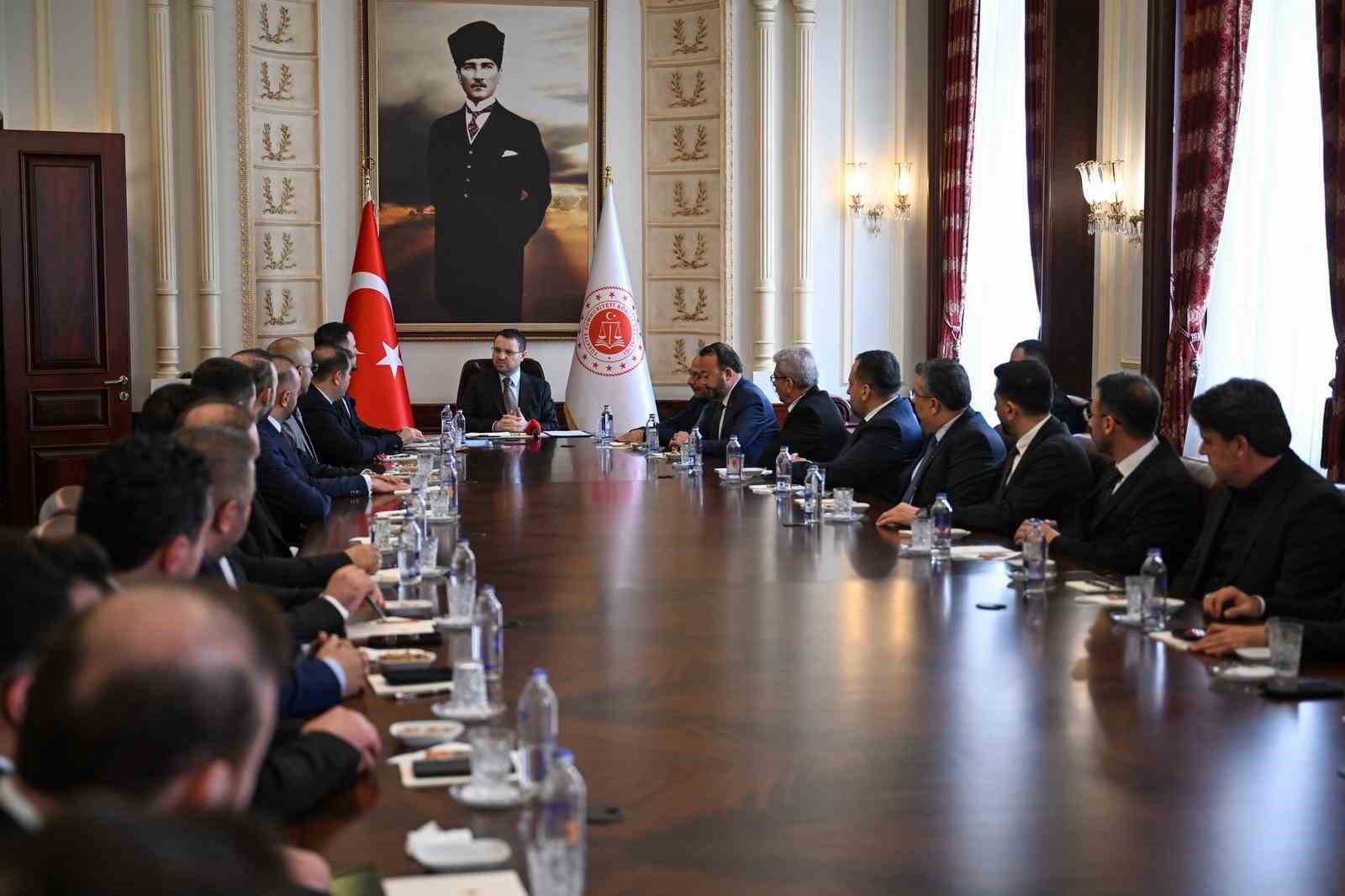 Adalet Bakanı Gürlek, Nevşehirli iş adamlarını kabul etti
